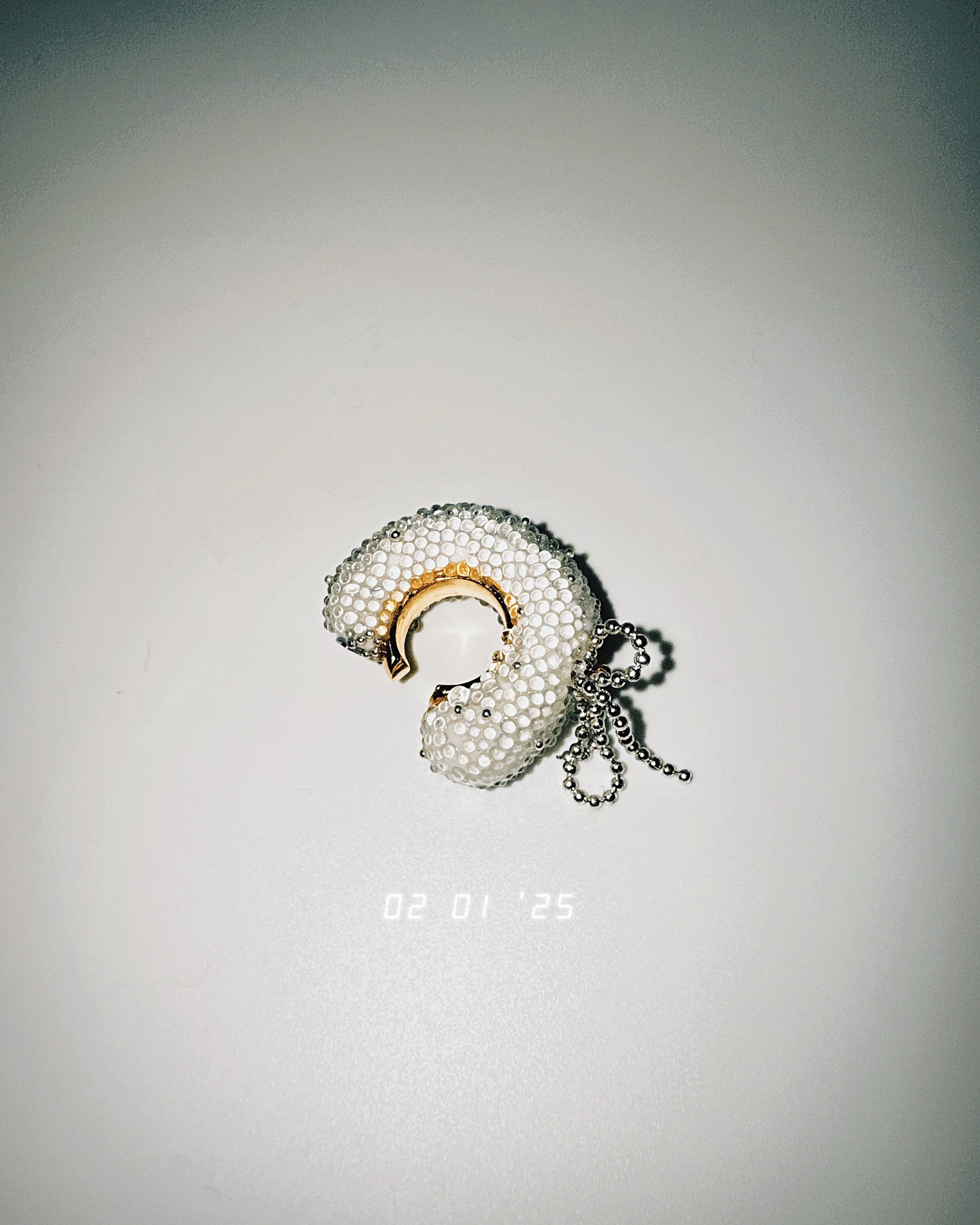No08_White Teardrop, little silver bow, 2025