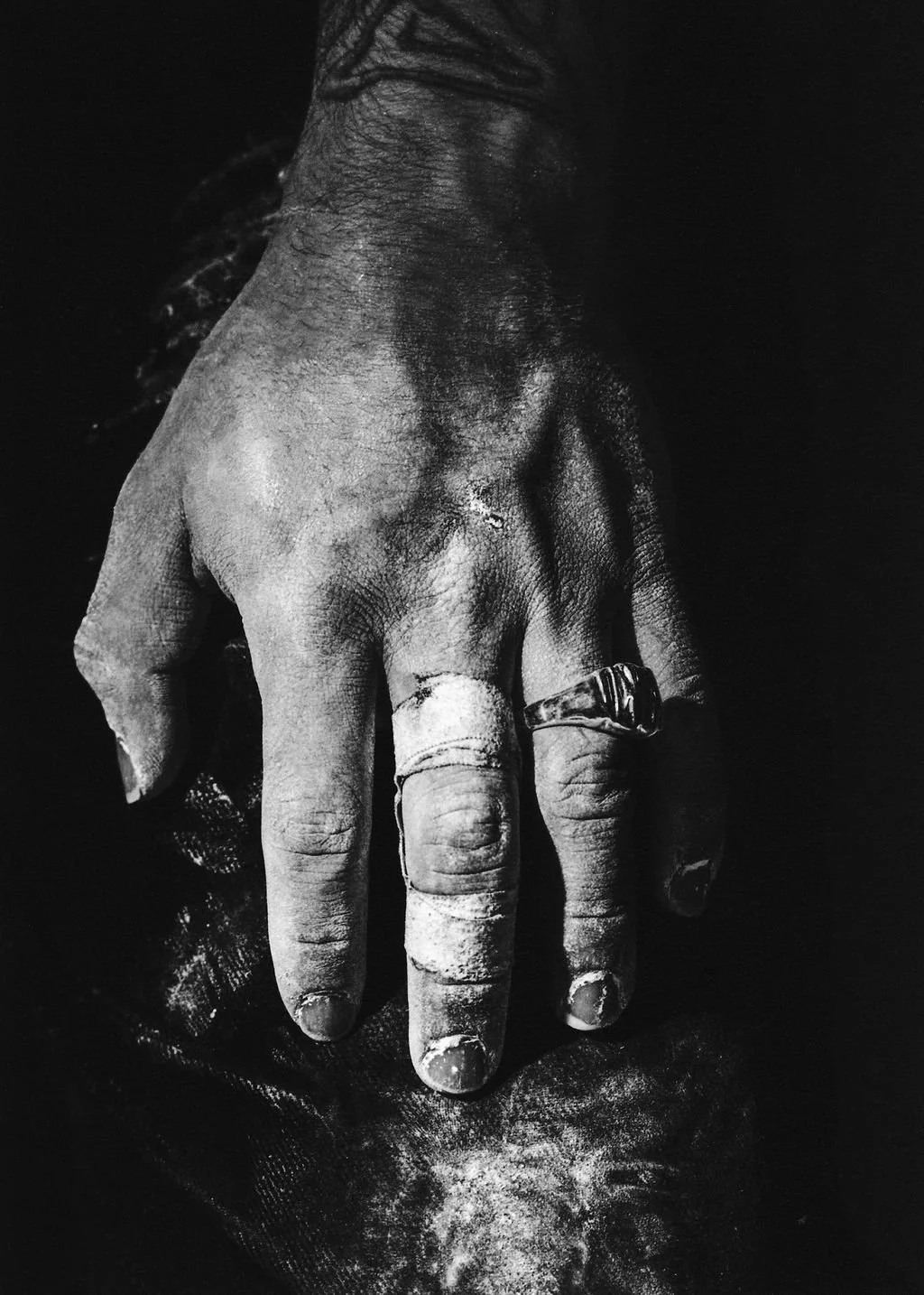  ‘What is in your hand’_Jonathan Benitez, Wearing ‘Du Métal’ Ring, 2026, photography by Tessa Belle Dillman 