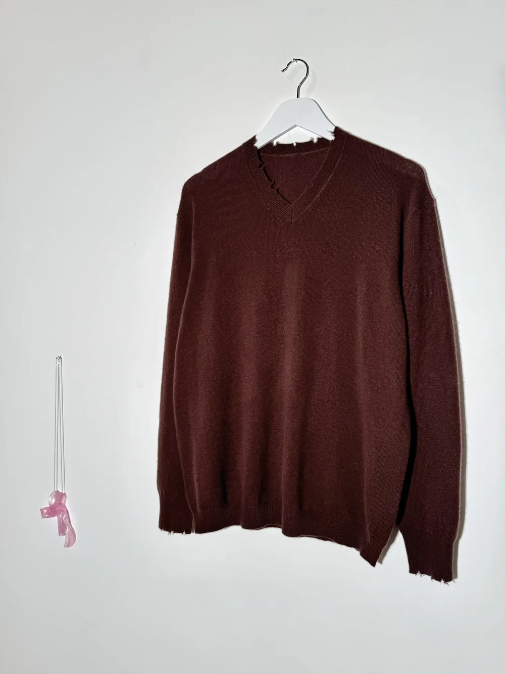 100% Cashmere V-neck pullover in Burgundy - HANNAYOO WORKS