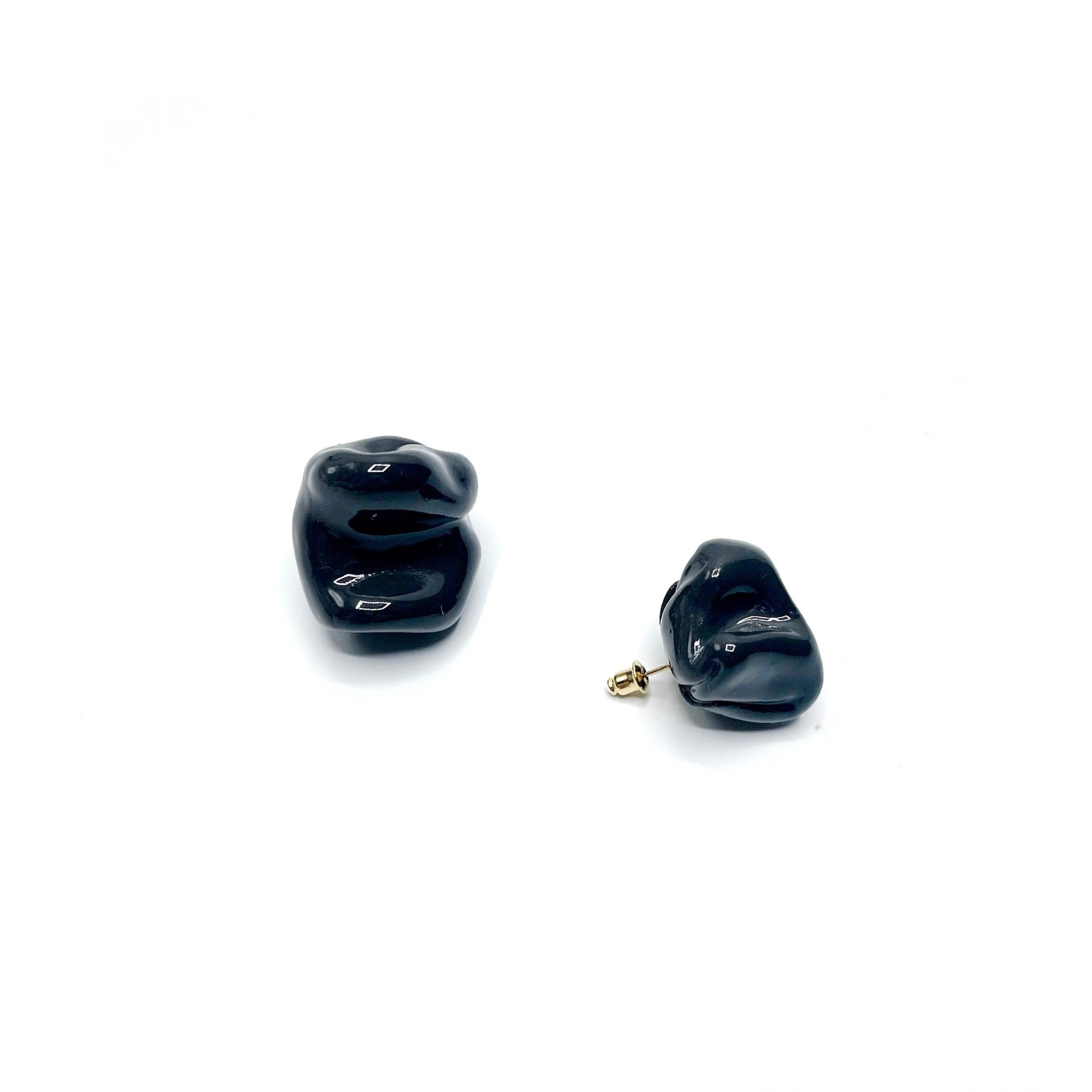 Sculpted shape earring