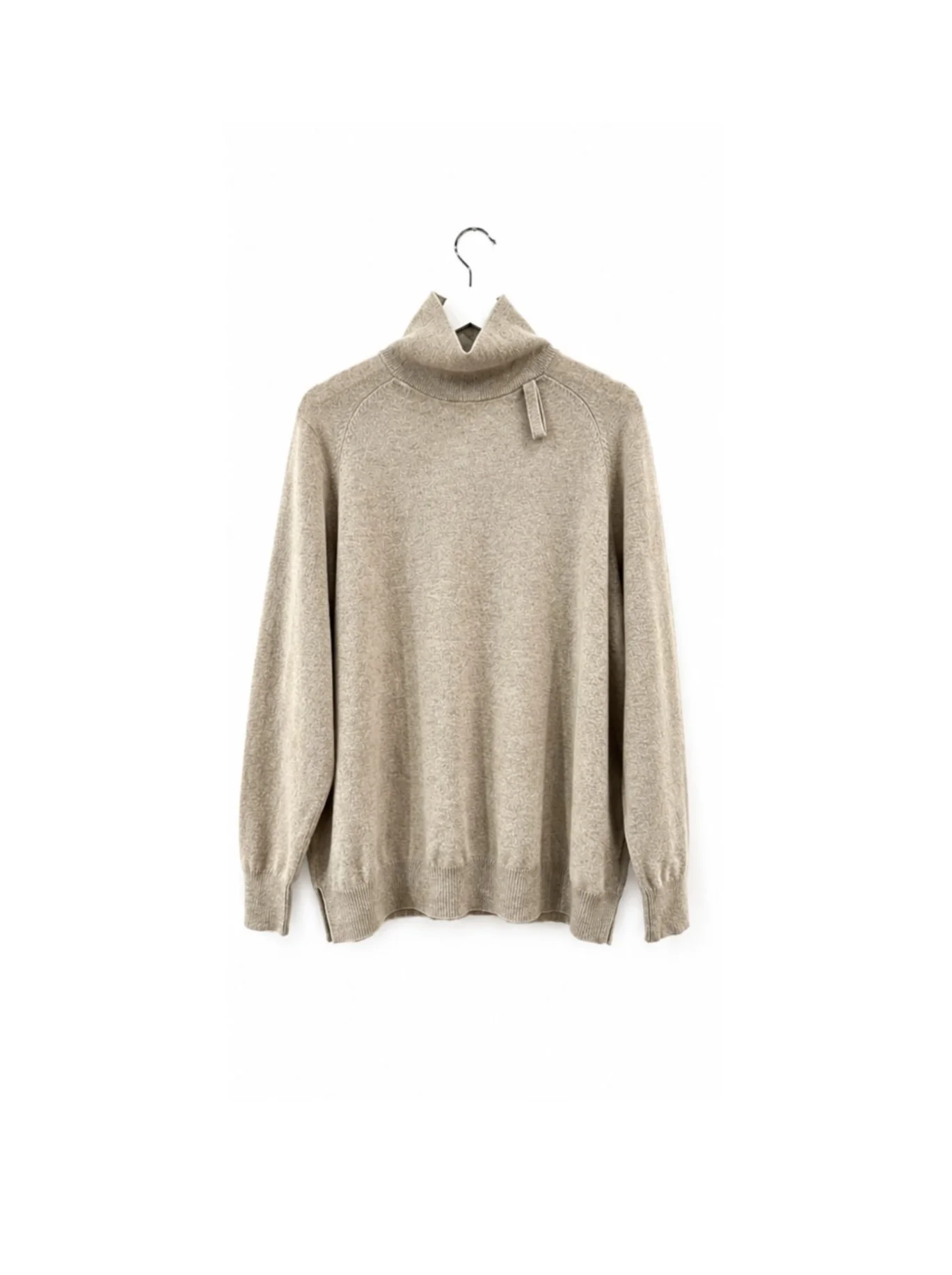 no.104_CHACONNE T-neck Pull_Airy Sand
