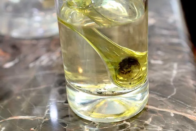 4 Best Ways on How to Clean Marijuana Pipe — Autoflowering Cannabis Seeds