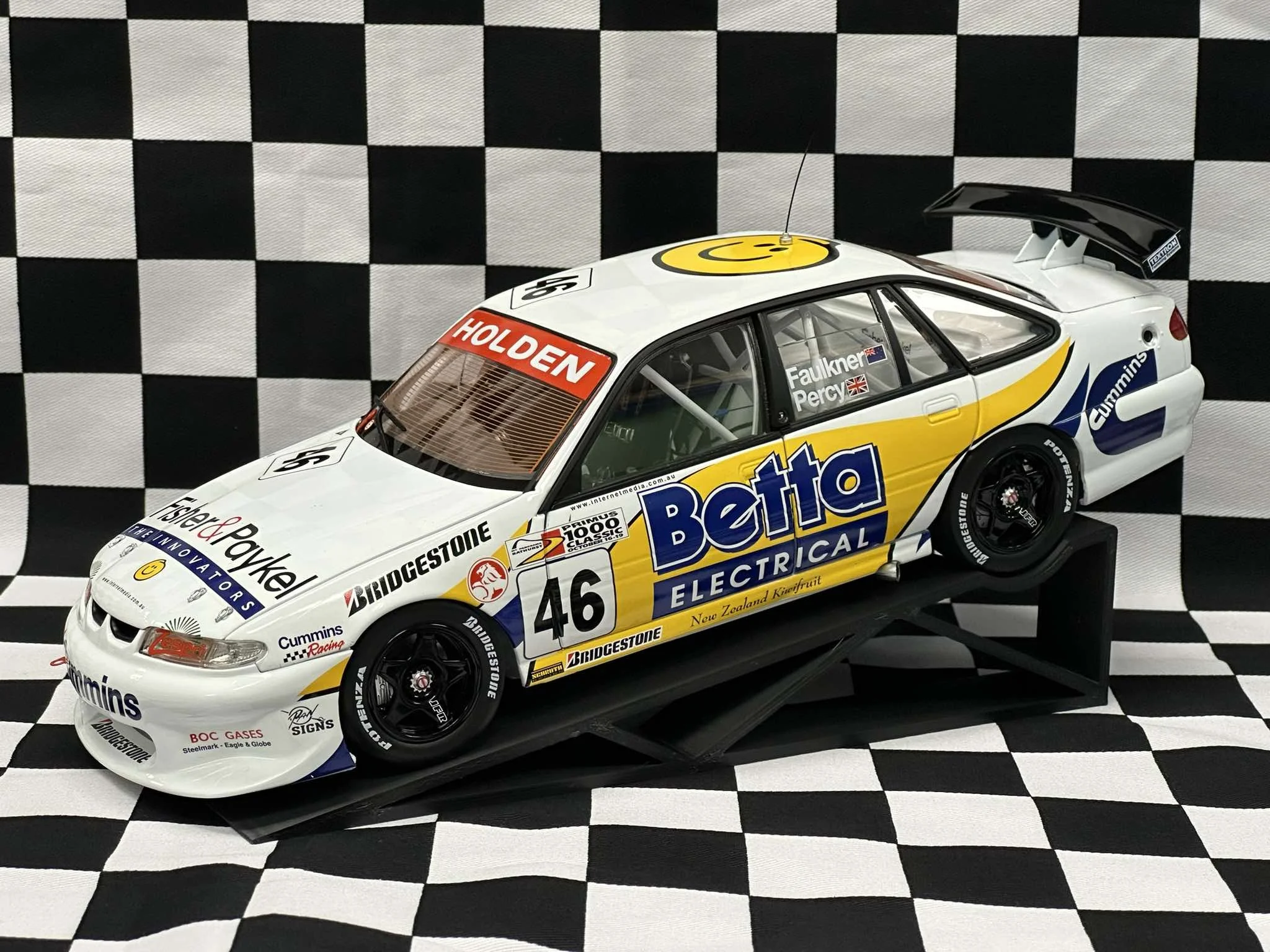 1:18 SCALE HOLDEN VS COMMODORE 1997 BATHURST FAULKNER/PERCY