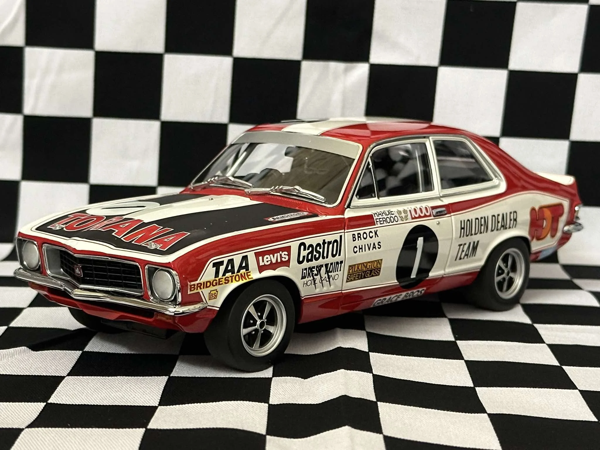 1:18 SCALE HOLDEN LJ TORANA XU-1 1973 BATHURST 2ND PLACE BROCK/CHIVAS