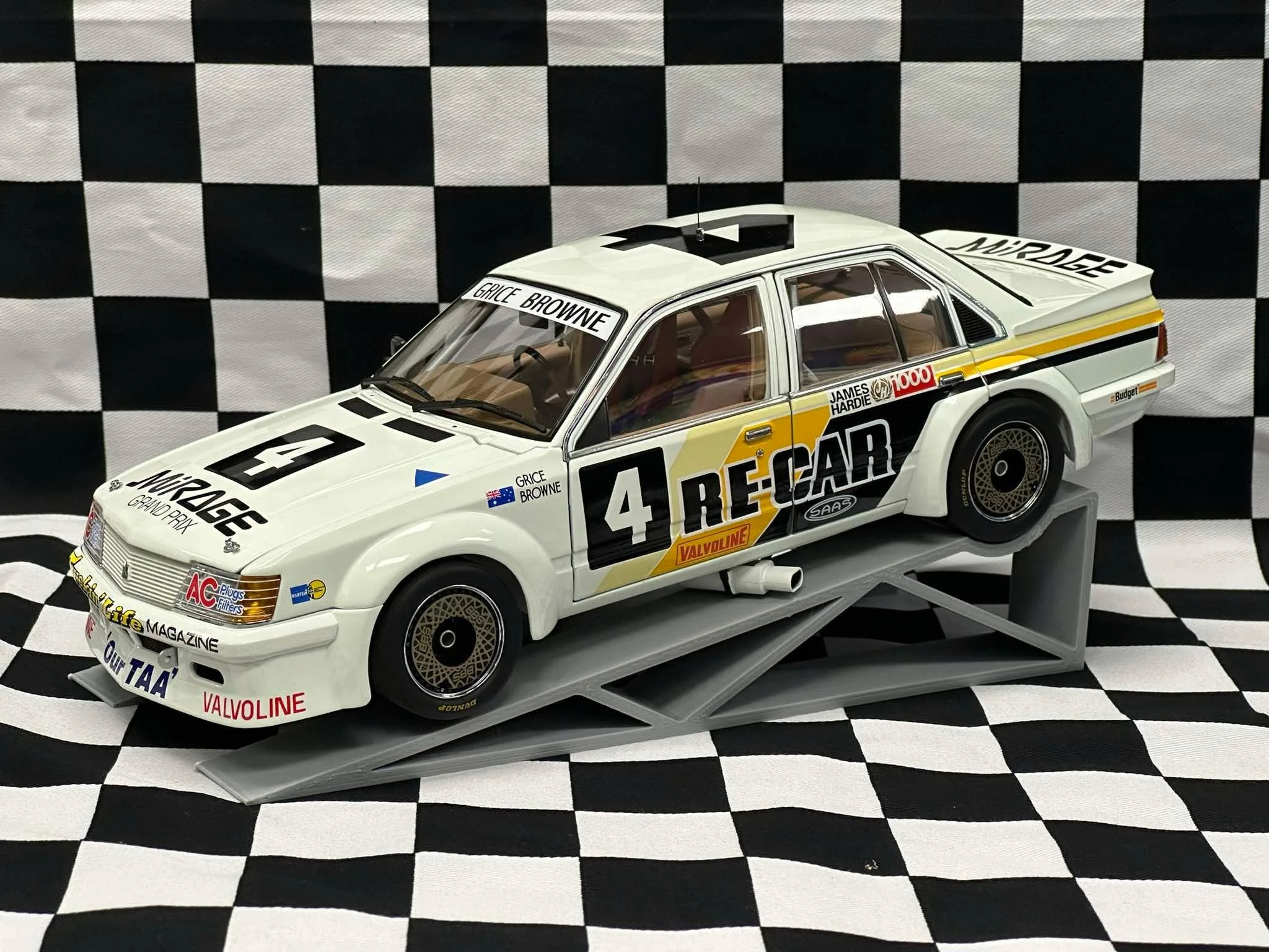 1:18 SCALE HOLDEN VH COMMODORE 1982 BATHURST 2ND PLACE GRICE/BROWNE