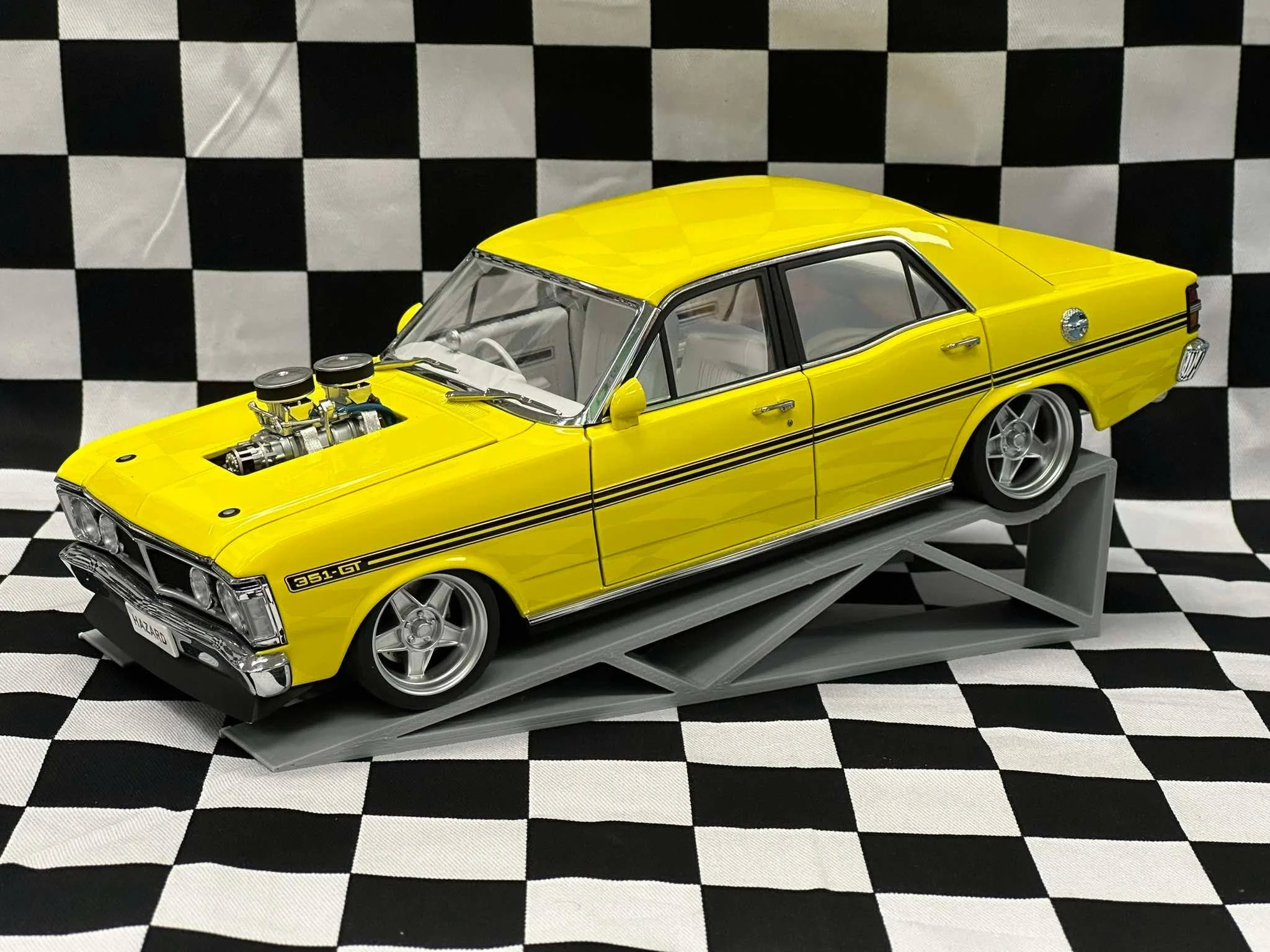 1:18 SCALE FORD XY FALCON STREET MACHINE HAZARD NEON YELLOW
