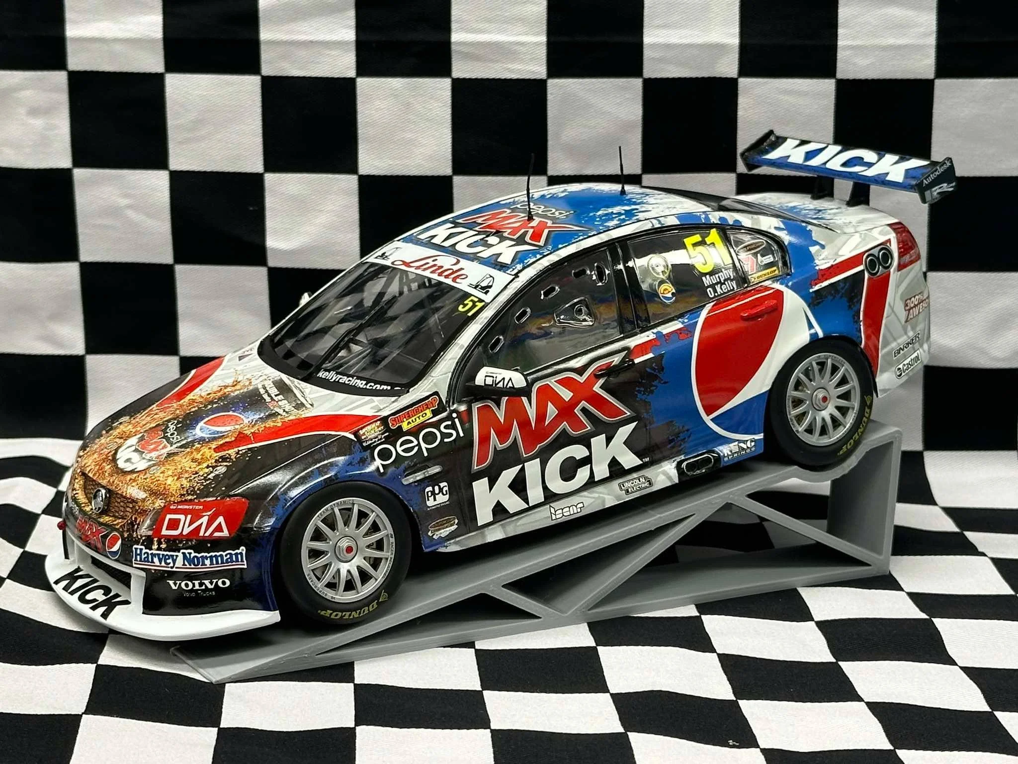 1:18 SCALE HOLDEN VE COMMODORE 2012 BATHURST MURPHY/KELLY