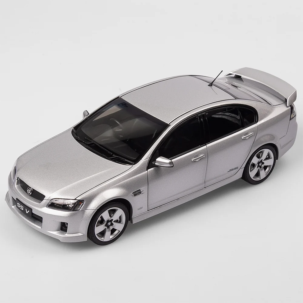 **PRE-ORDER** 1:18 SCALE HOLDEN VE COMMODORE SS V NICKEL METALLIC
