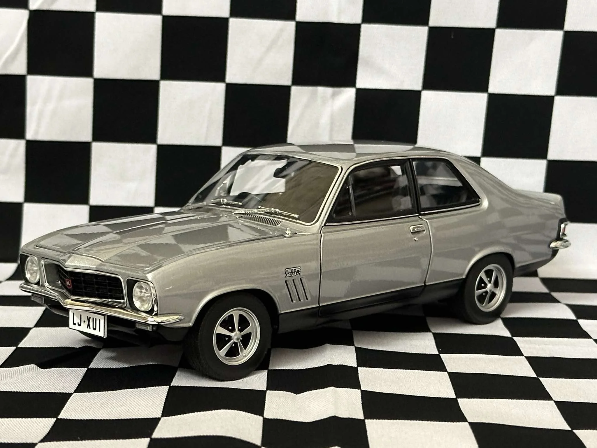 1:18 SCALE HOLDEN LJ TORANA GTR XU-1 BARODA SILVER