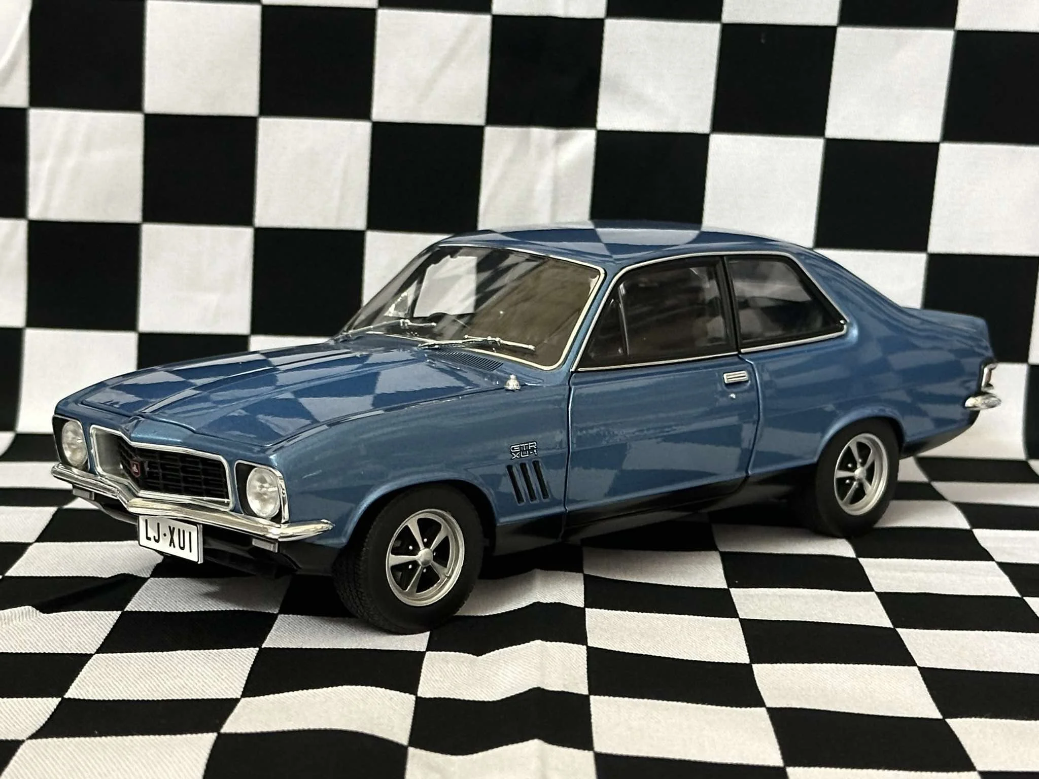 1:18 SCALE HOLDEN LJ TORANA GTR XU-1 ZODIAC BLUE