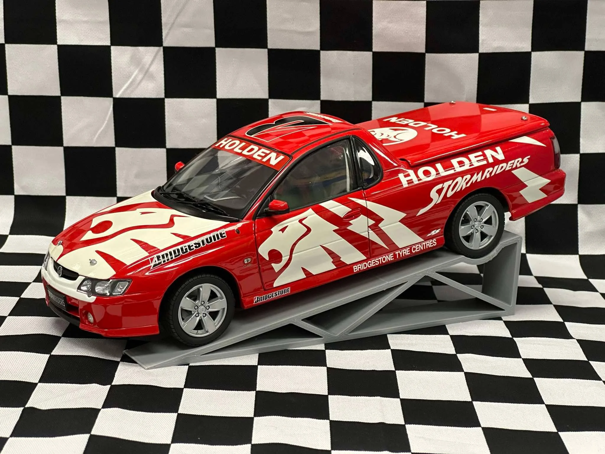 1:18 SCALE HOLDEN VY SS UTE HOLDEN STORMRIDERS