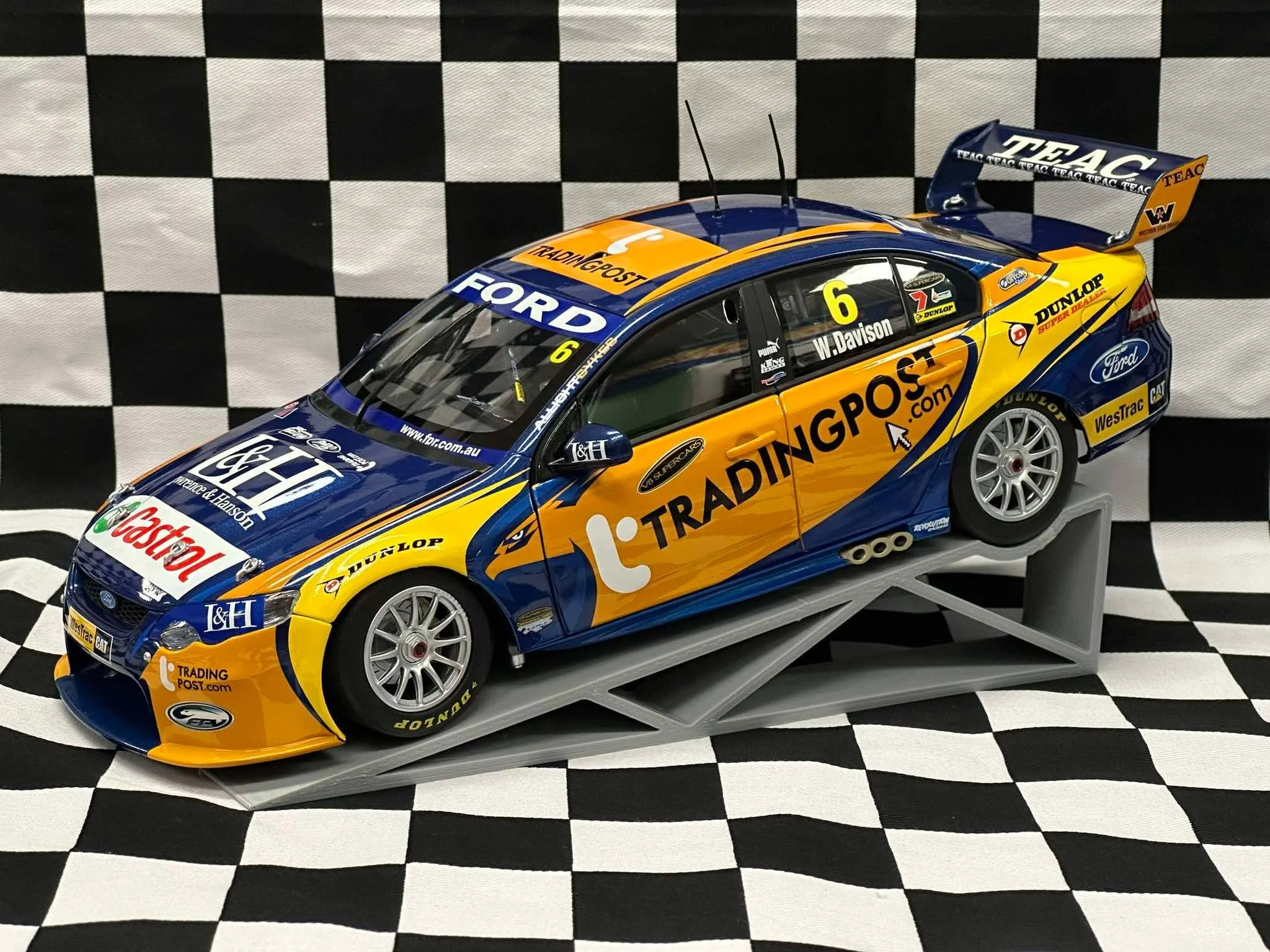 1:18 SCALE FORD FG FALCON 2011 FPR TRADING POST WILL DAVISON