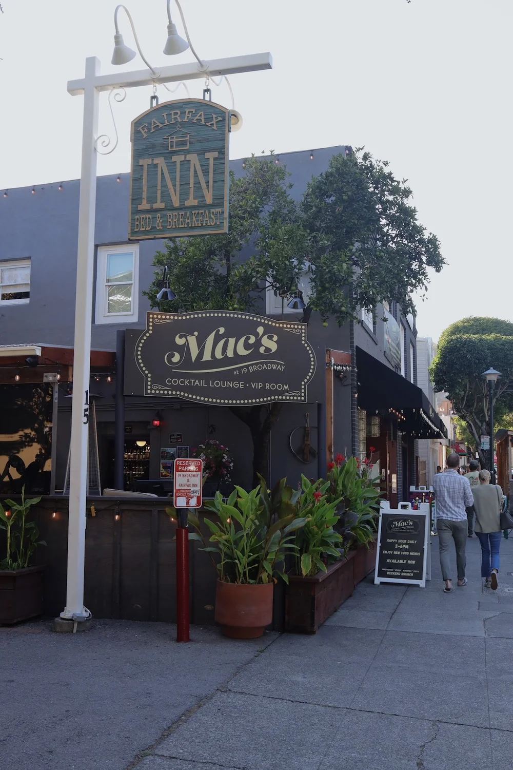 Mac's at 19 Broadway