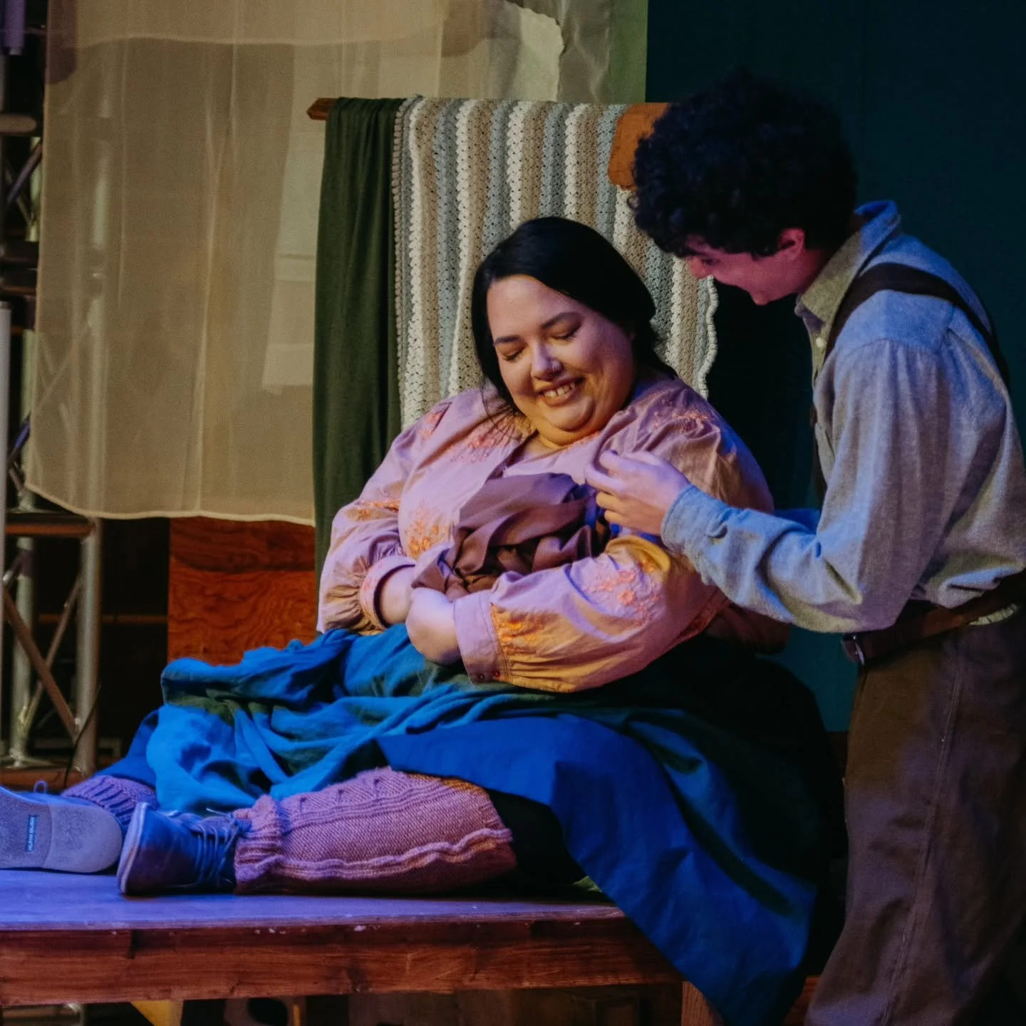 Tomorrow we'll be back at Swallowfield, after a restful few days!

TEMPTING PROVIDENCE 
Open until March 29th
At Swallowfield Farm 
Tickets at: littledippertheatre.com

Photo: @jordan_raven_crtv
Costumes: @luckysharpie
Set &amp; Props: @cathdelarambe