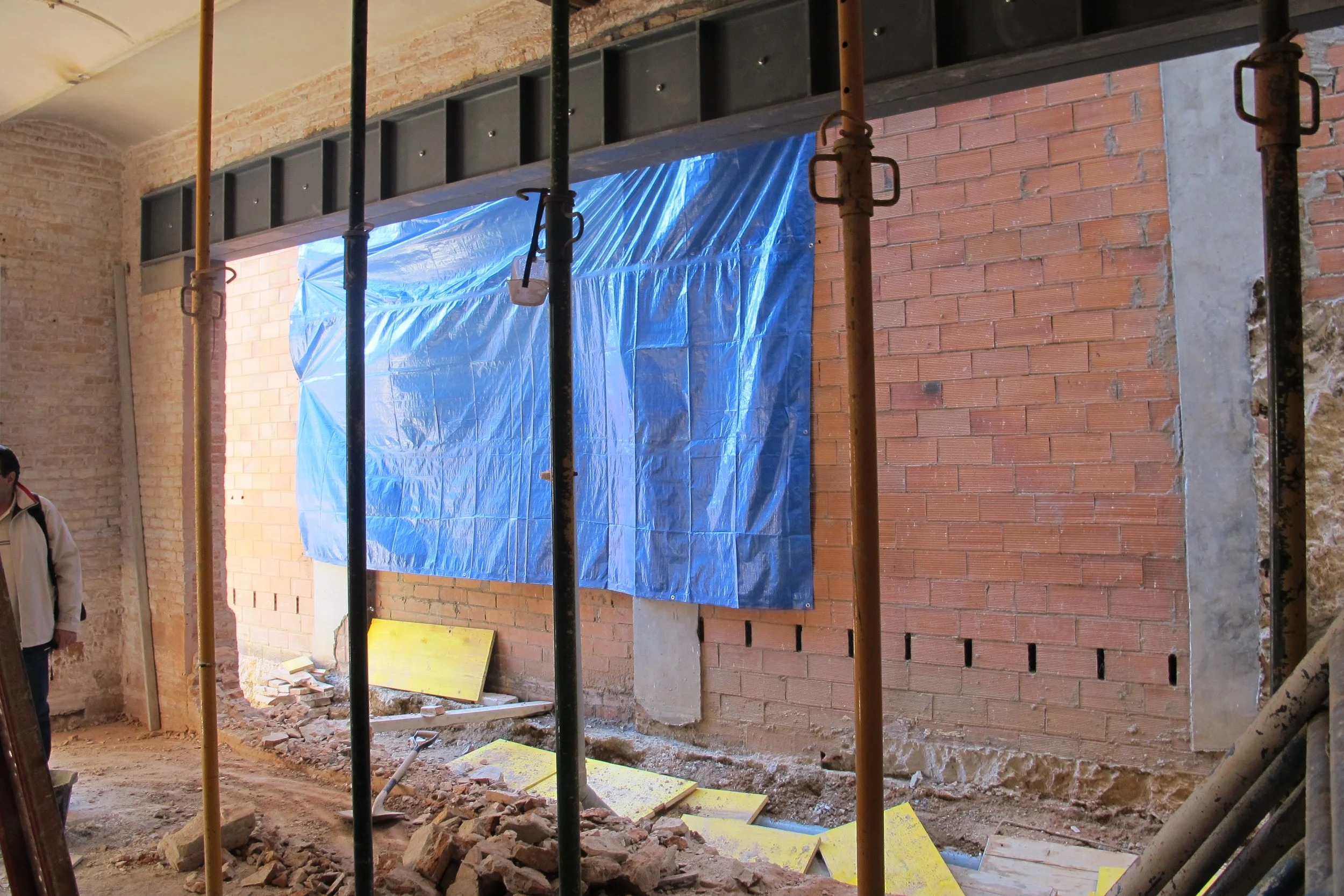 6 meter long beam finally in place