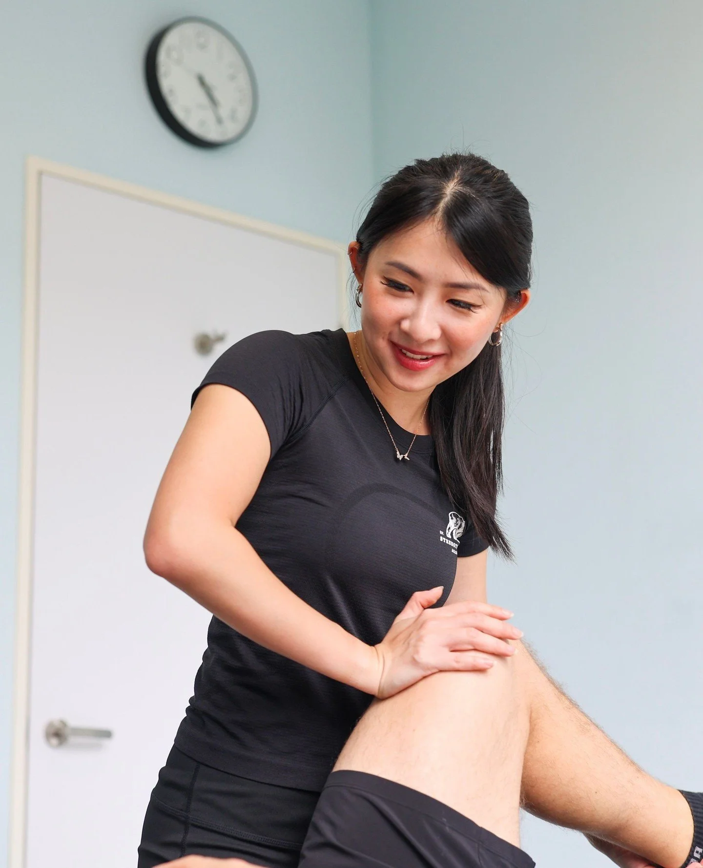 Meet Geralyn, based at our OUE Downtown clinic.⁠
⁠
With experience across musculoskeletal, post surgical orthopaedic, neurological and geriatric rehabilitation, she has worked with clients of all ages in the public healthcare setting.⁠
⁠
Her approach