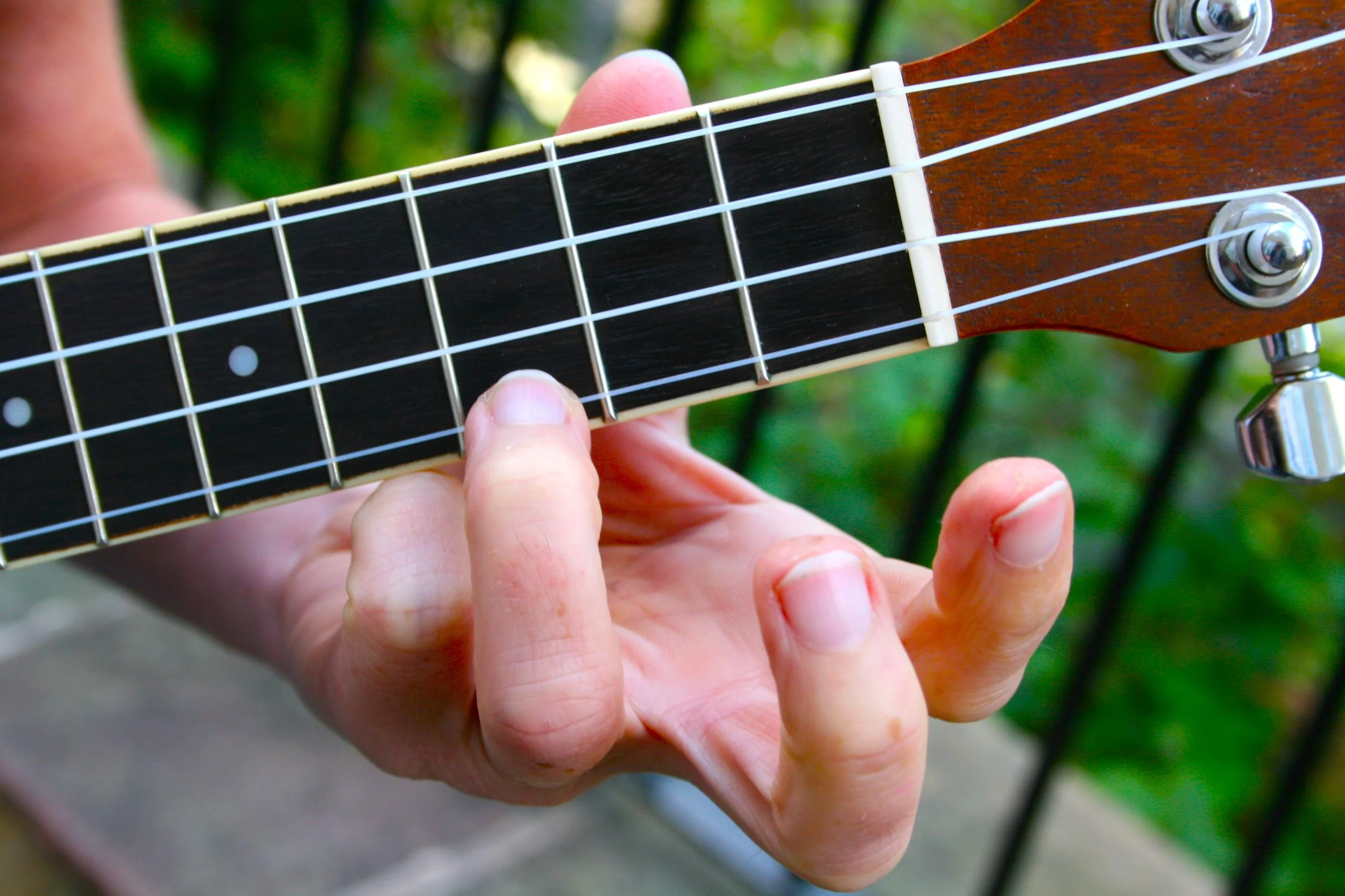 Easy Ukulele Songs &amp; Popular 4 Chord Hits for Beginners
