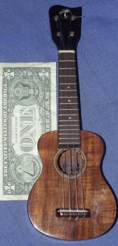 Close up of the Tangi Tiny ukulele.