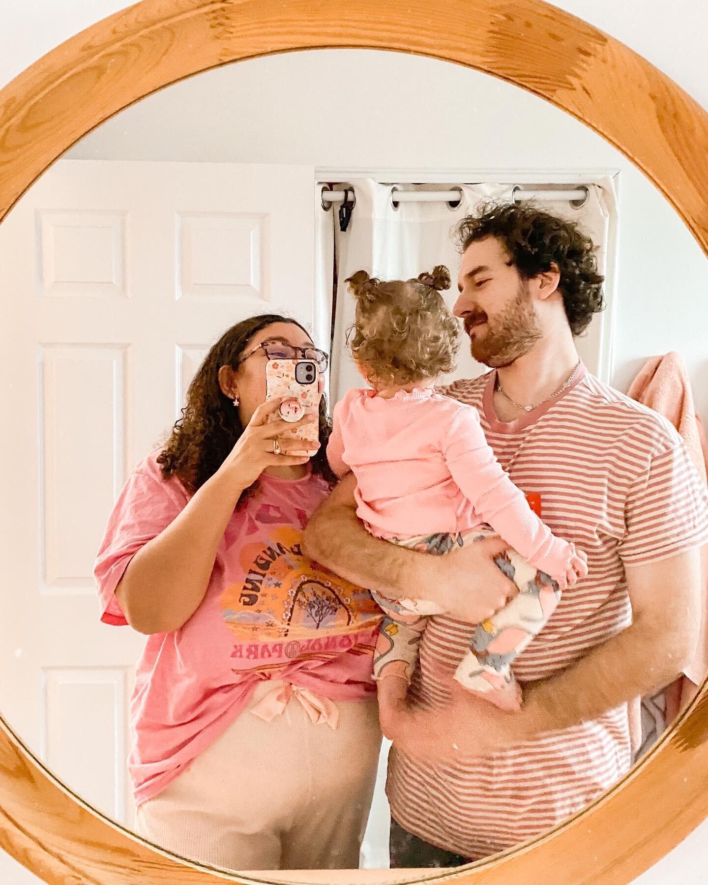 1er janvier 2022 👩🏽&zwj;🦱👧🏻👨🏻💕