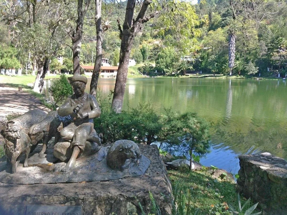 01 a Laguna Encantada.JPG