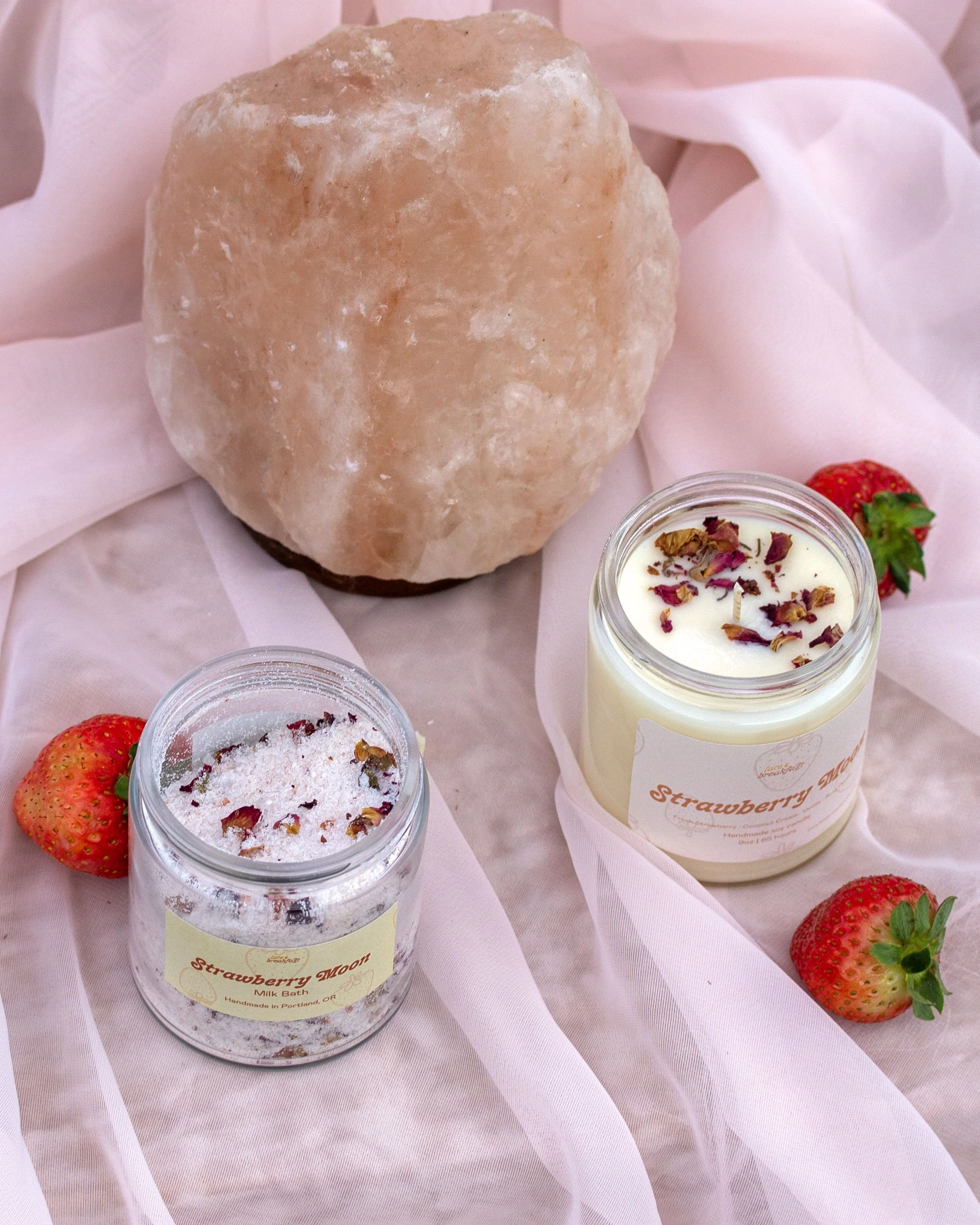 Strawberry Moon 8oz Bath Candle Set.jpg