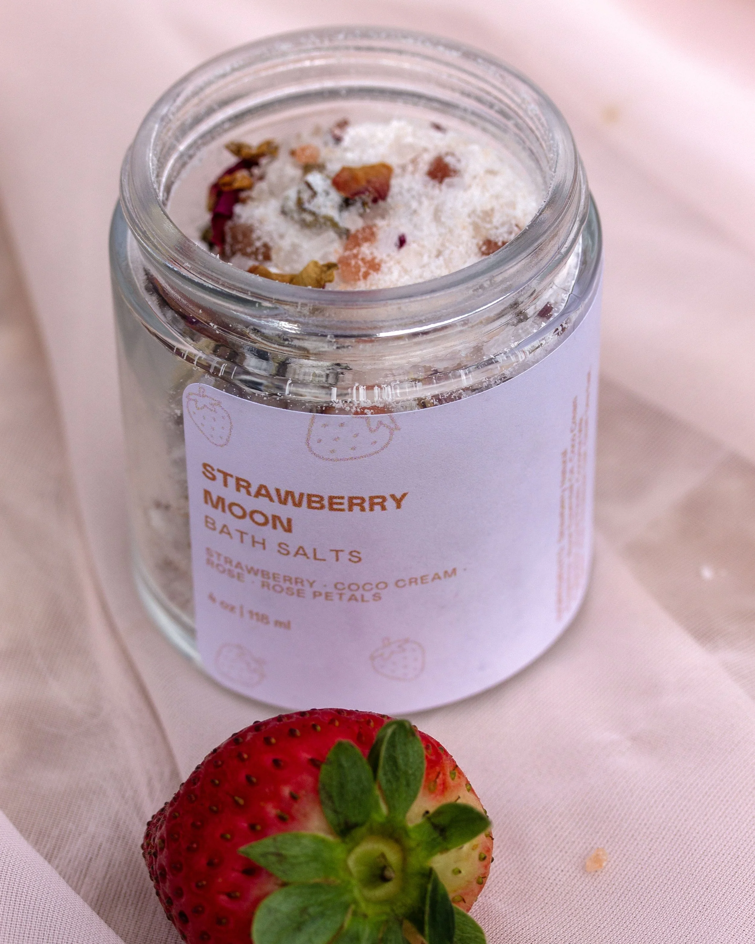 Strawberry Moon 4oz Bath Salt.jpg