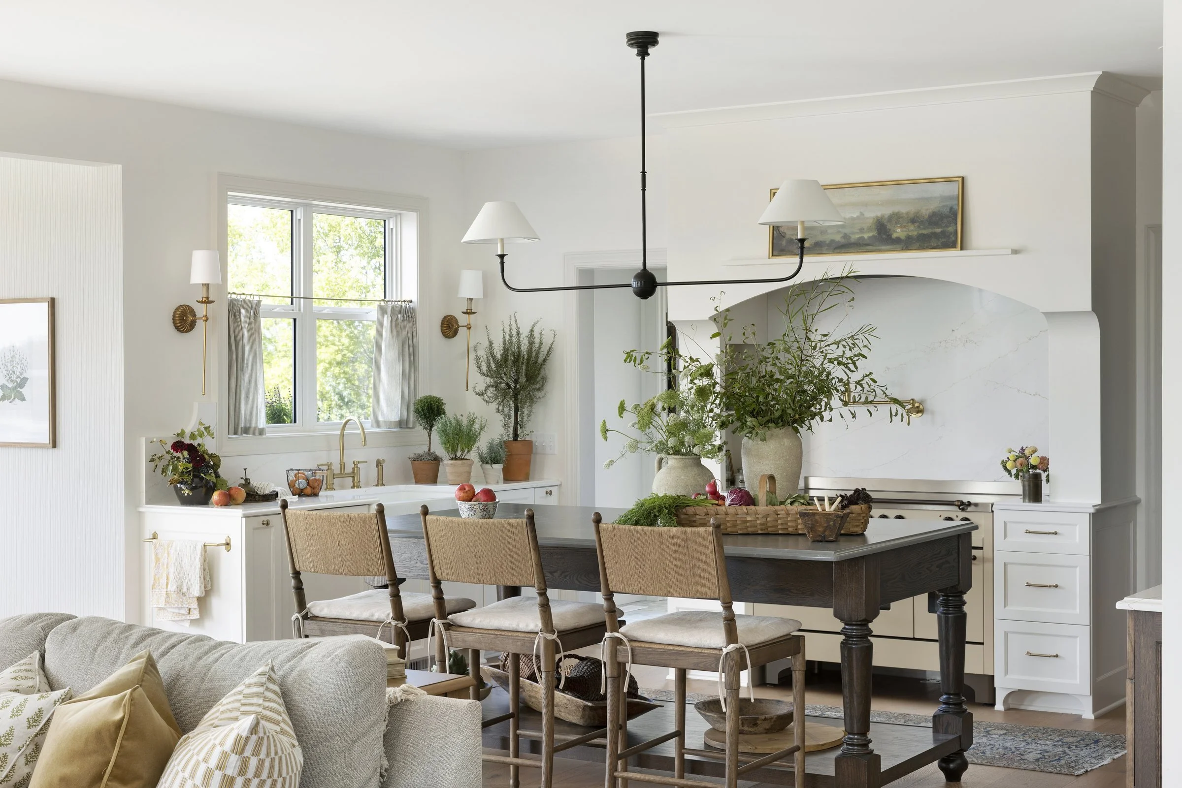 Davis Interiors_Compass Homes_Preserve Blvd_021_Stove.jpg