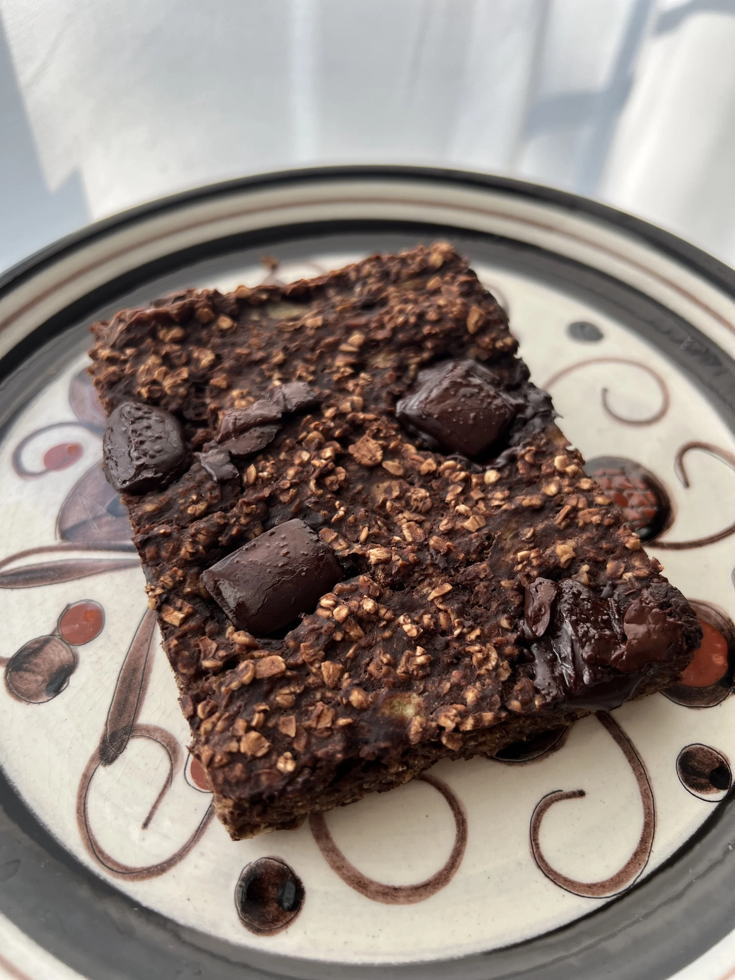 Chocolate breakfast baked oat bars