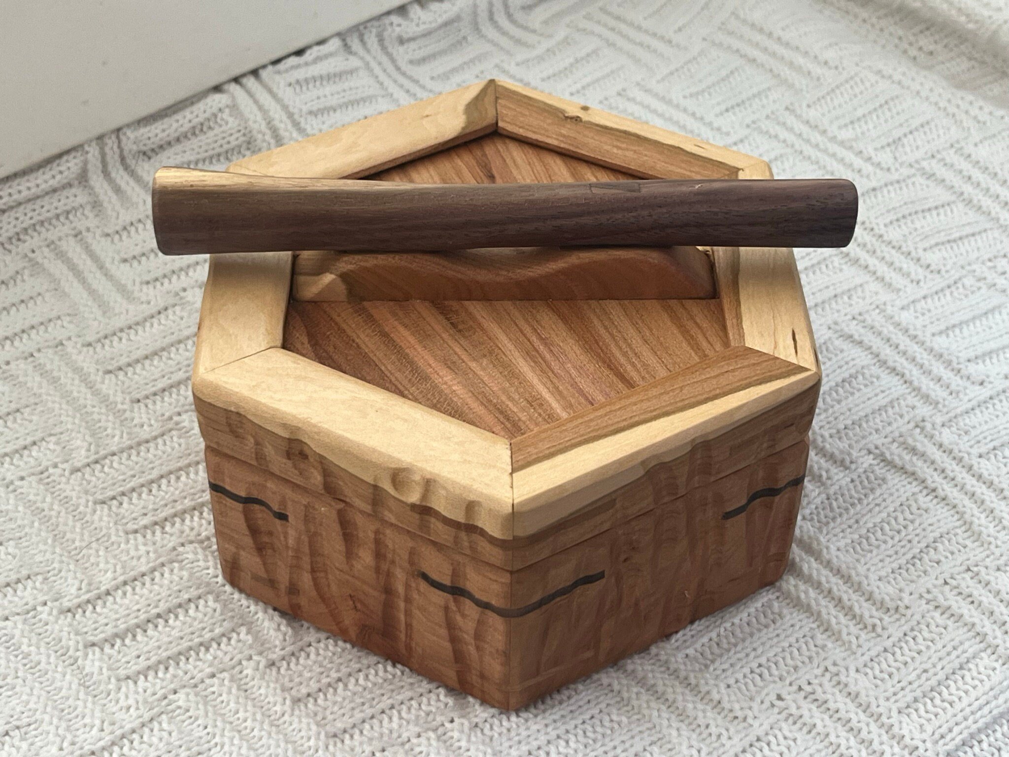 https://i.etsystatic.com/33218092/r/il/6e75f0/5603816189/il_fullxfull.5603816189_86bl.jpg