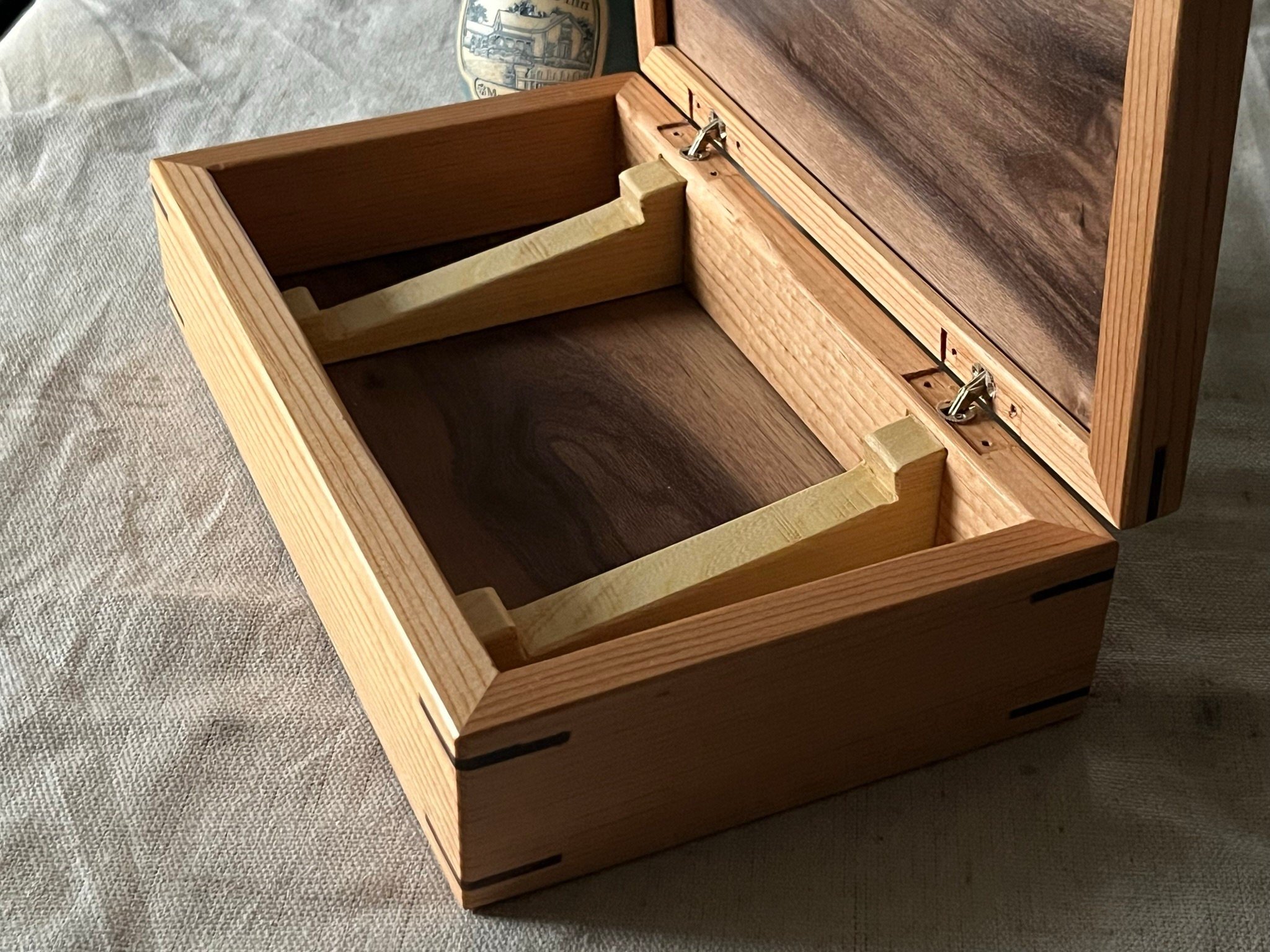 https://i.etsystatic.com/33218092/r/il/49b7be/4560564048/il_fullxfull.4560564048_3q1j.jpg