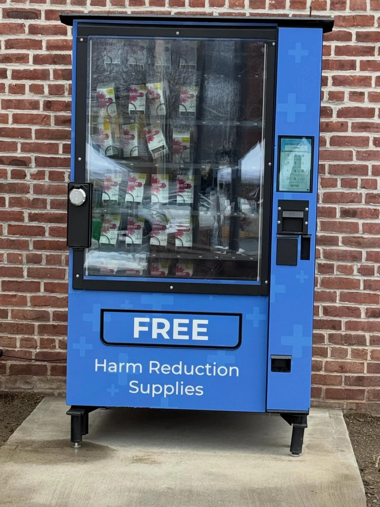 Happy to see that our city&rsquo;s DMV parking lot has free harm reduction supplies. Narcan and fentanyl test strips are available and easily accessible. 

Harm reduction saves lives 💕

We hope that every household and business in town has a Narcan 