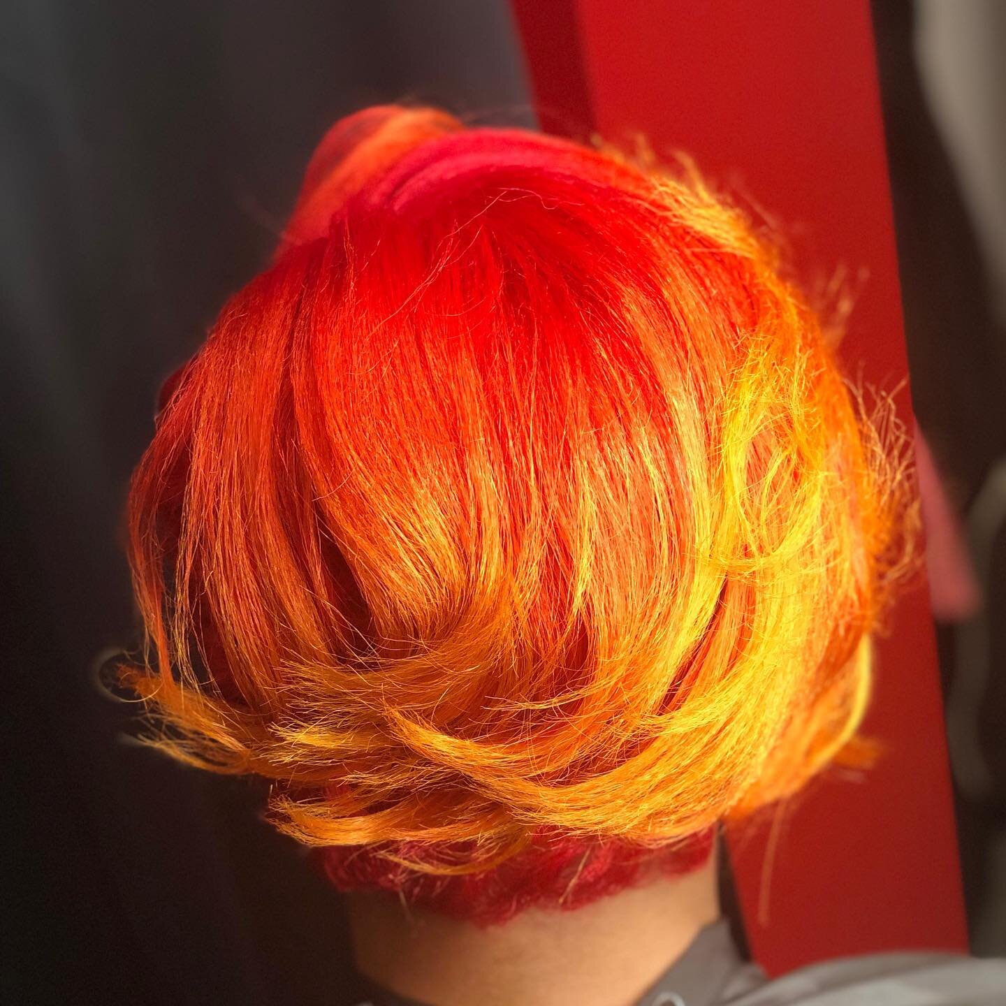Firestorm was the inspiration for this Visage Beauty. It's something about a beautiful color melt with @influancehaircare that gives me that effervescent feeling. 
#colormelt #colorist #colormebeautiful #firestorm #orangehair #redhair #yellowhair #bl