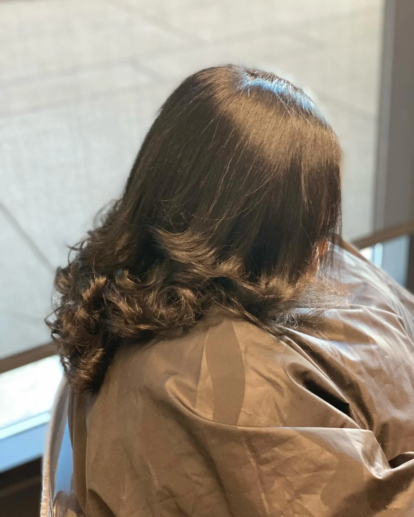 Hydration is so important to maintain the integrity and health of the hair.  Reserve your Steam and Blow today. 

#healthyhair #visageblowout #hydrationtreatment #naturalhaircare #growinghands #silkpress #blowout #dmvstylist #pikesvillestylist #owing