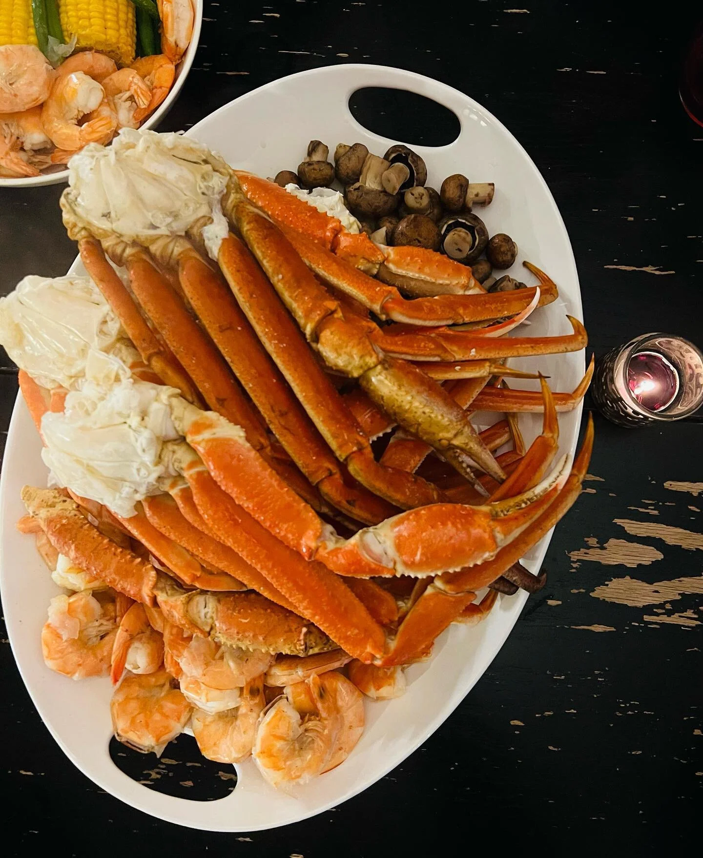 Loving 🥰 a seafood treat at home with hubby and the twins on a holiday weekend with a special guest @janesrightbrain 
 

#crab #crablegs #gulfshrimp #seafood #seafoodboil #beingpresent #intentionallivingtoday #intentionalliving#twinmomlife #twinmom 