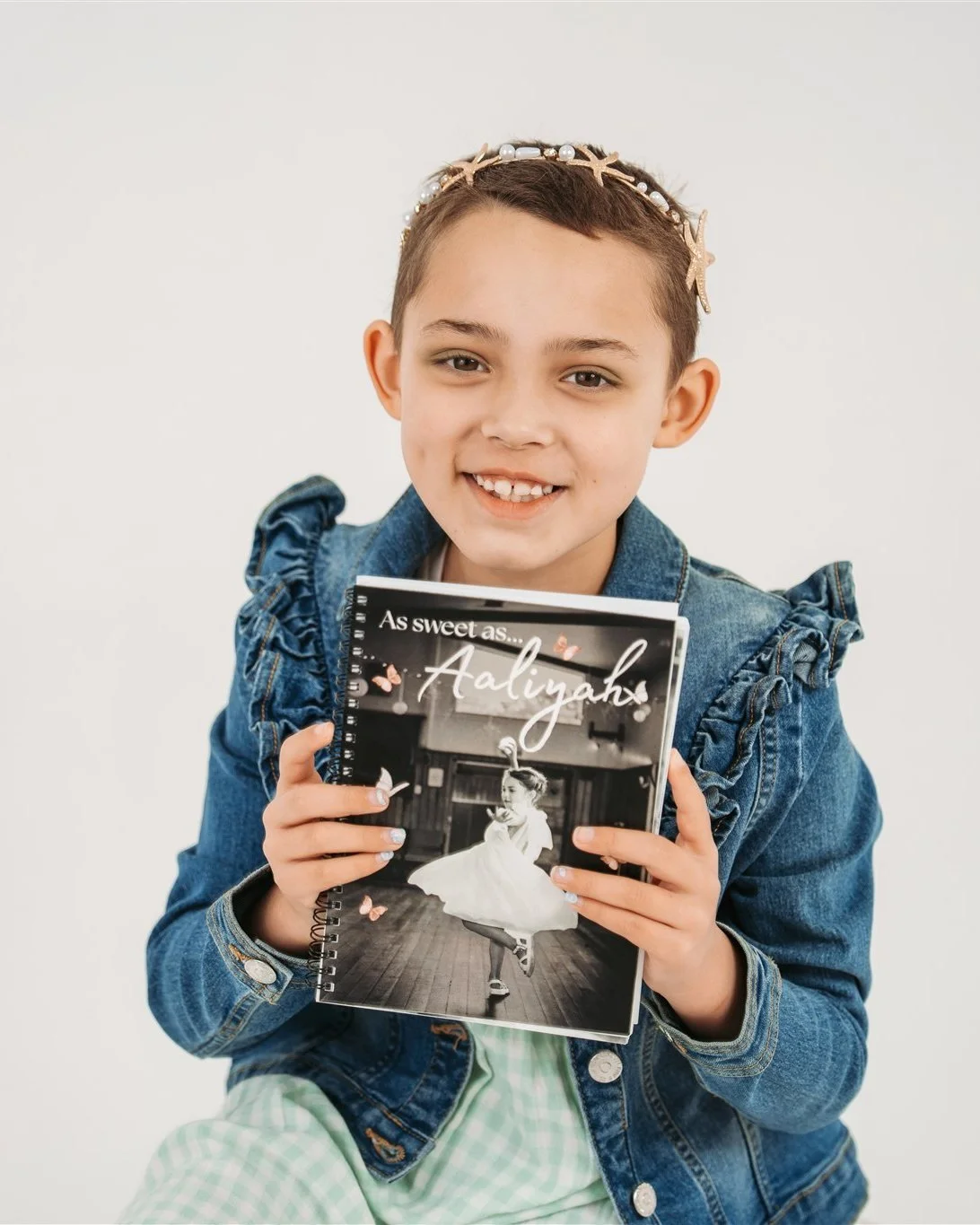This week I had the absolute delight of photographing Aaliyah and her Mum Emma to help showcase their cookbook! This project was championed by Wendy, the Team at Bates Pharmacy and the wider community! 100% of all proceeds from the sale of the cookbo