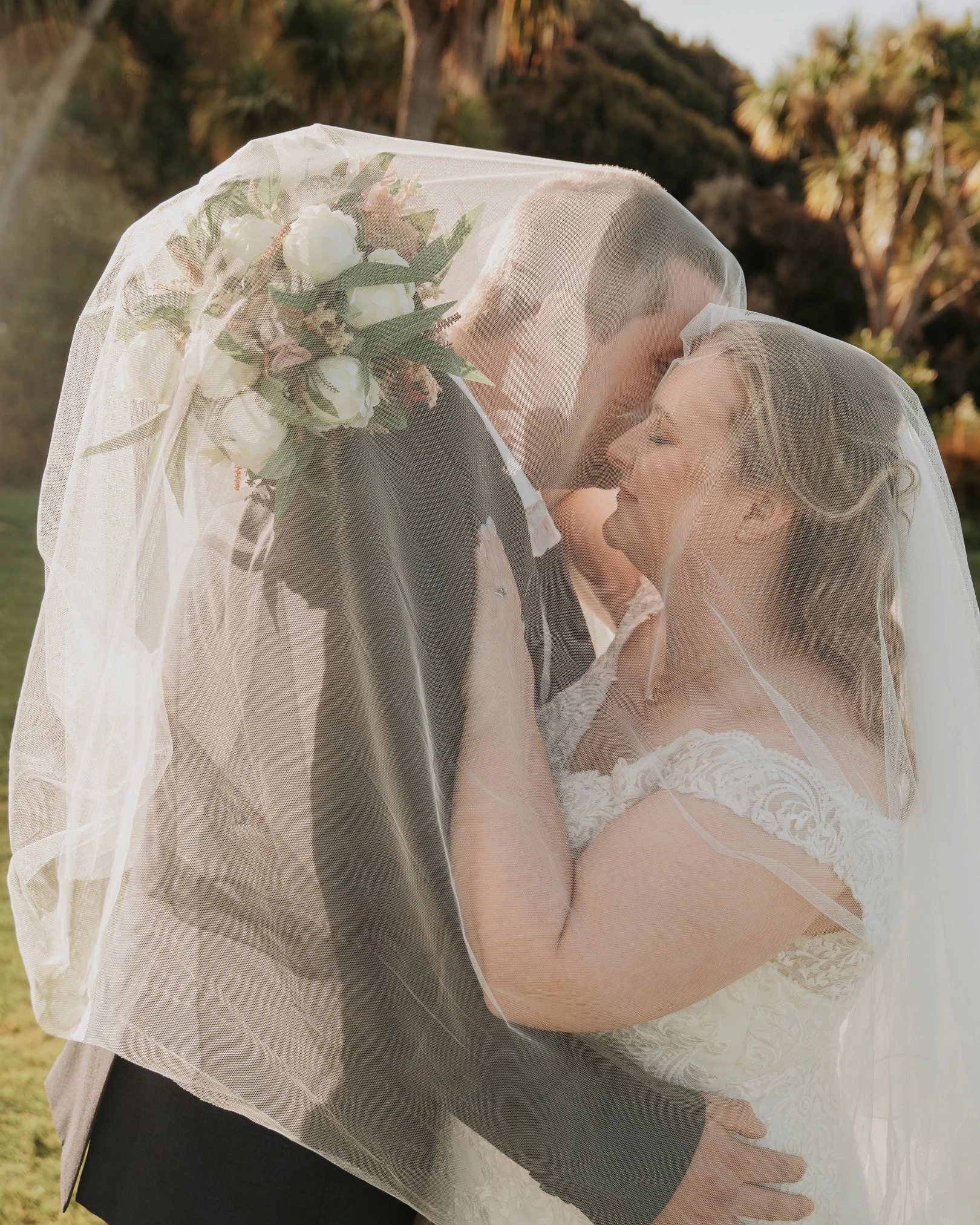 Gina &amp; Jamie <3

Saturday at Kaka Point put on an absolute ripper for Gina &amp; Jamie. So many thoughtful touches spread throughout the day with Gina's Dad gifting her a beautiful necklace at their first look, Gina organising Jamie's car (whi
