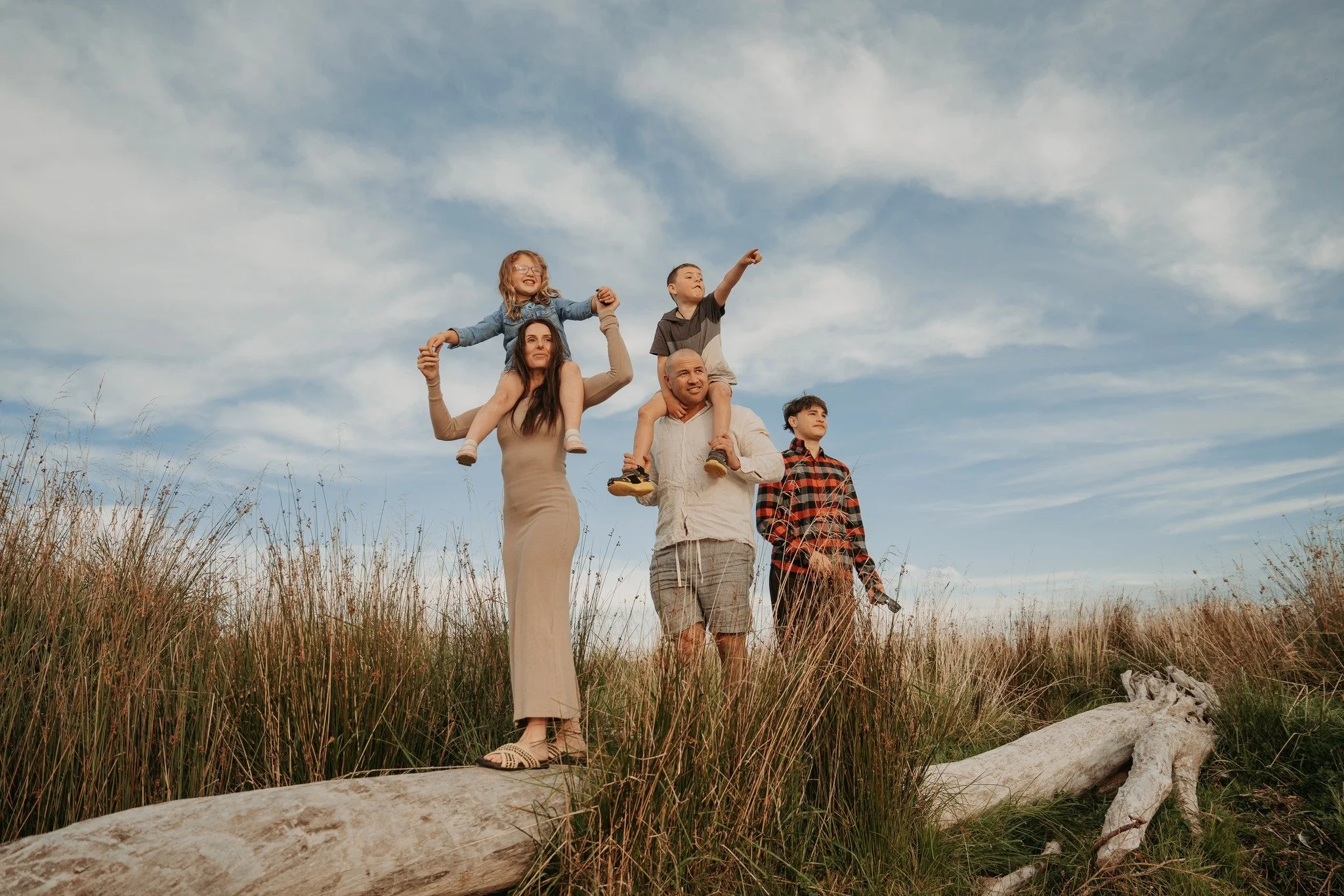 Had such a fun adventure session riverside with this fam this evening! <3 Cannot wait to get to edit these!!!