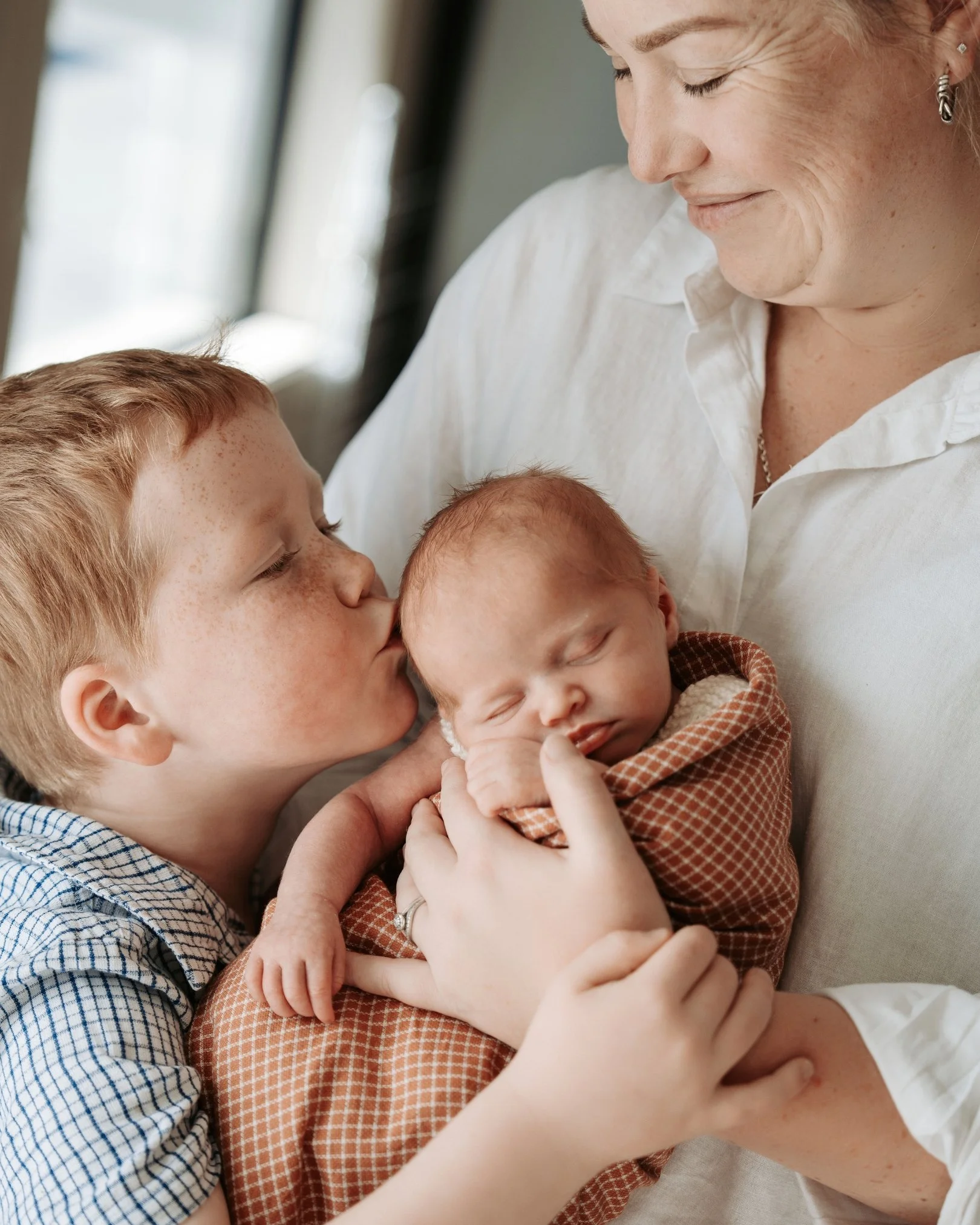 One of the best things about being part of a small community is the way people show up for each other when life throws absolutely everything at you. 

It was very special to be able to photograph wee Lexie at home with Chelsea and Ollie, and to find 