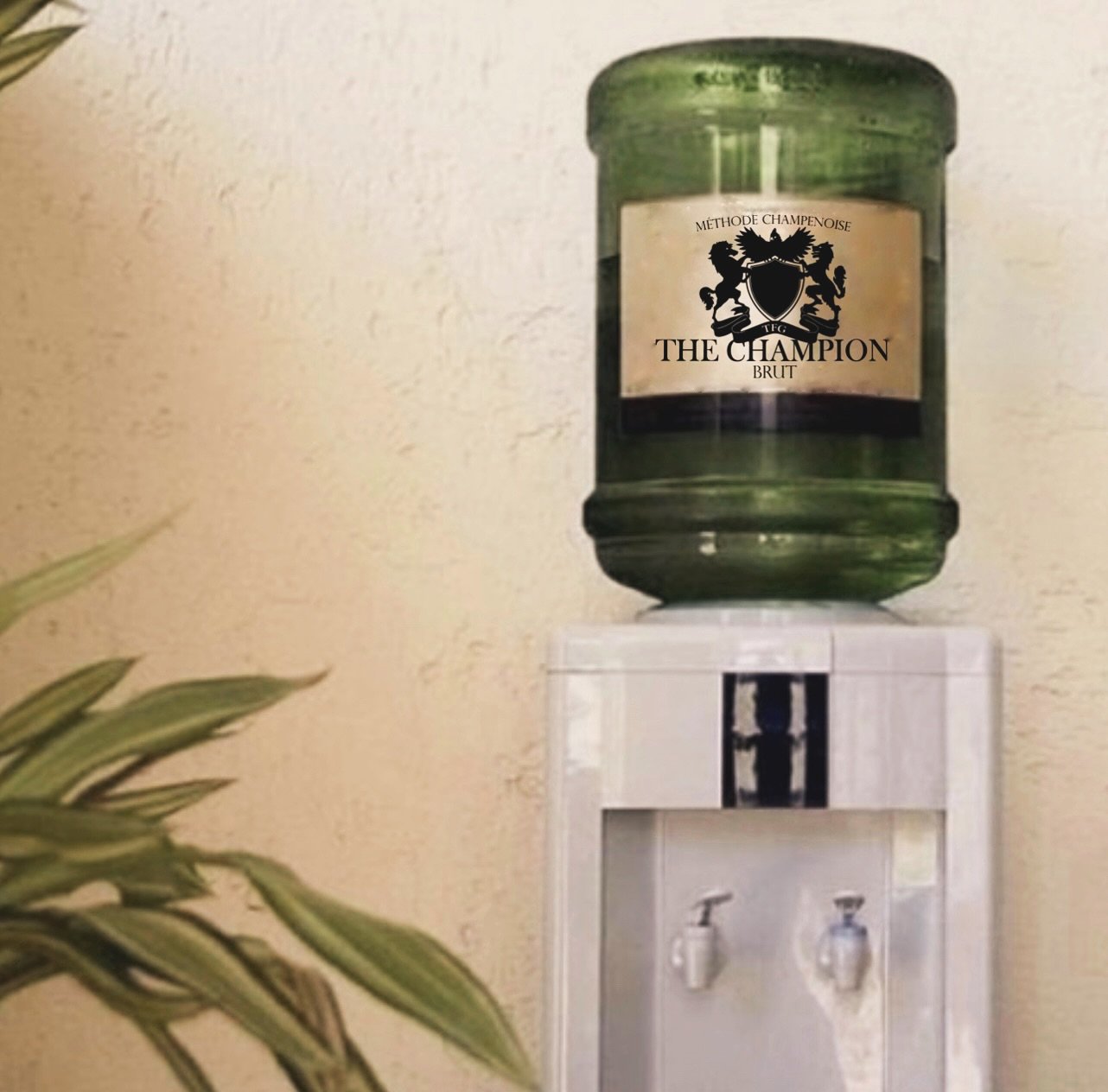 The best Mother&rsquo;s Day present? Unlimited Champion Brut bubbles from Three Fat Guys at the press of a button! 🍾 #BestGiftEver
.
#threefatguyswines #sonoma #winery #winelovers #winelover #champagne #champagnelover #champagnelife #mothersdaygift