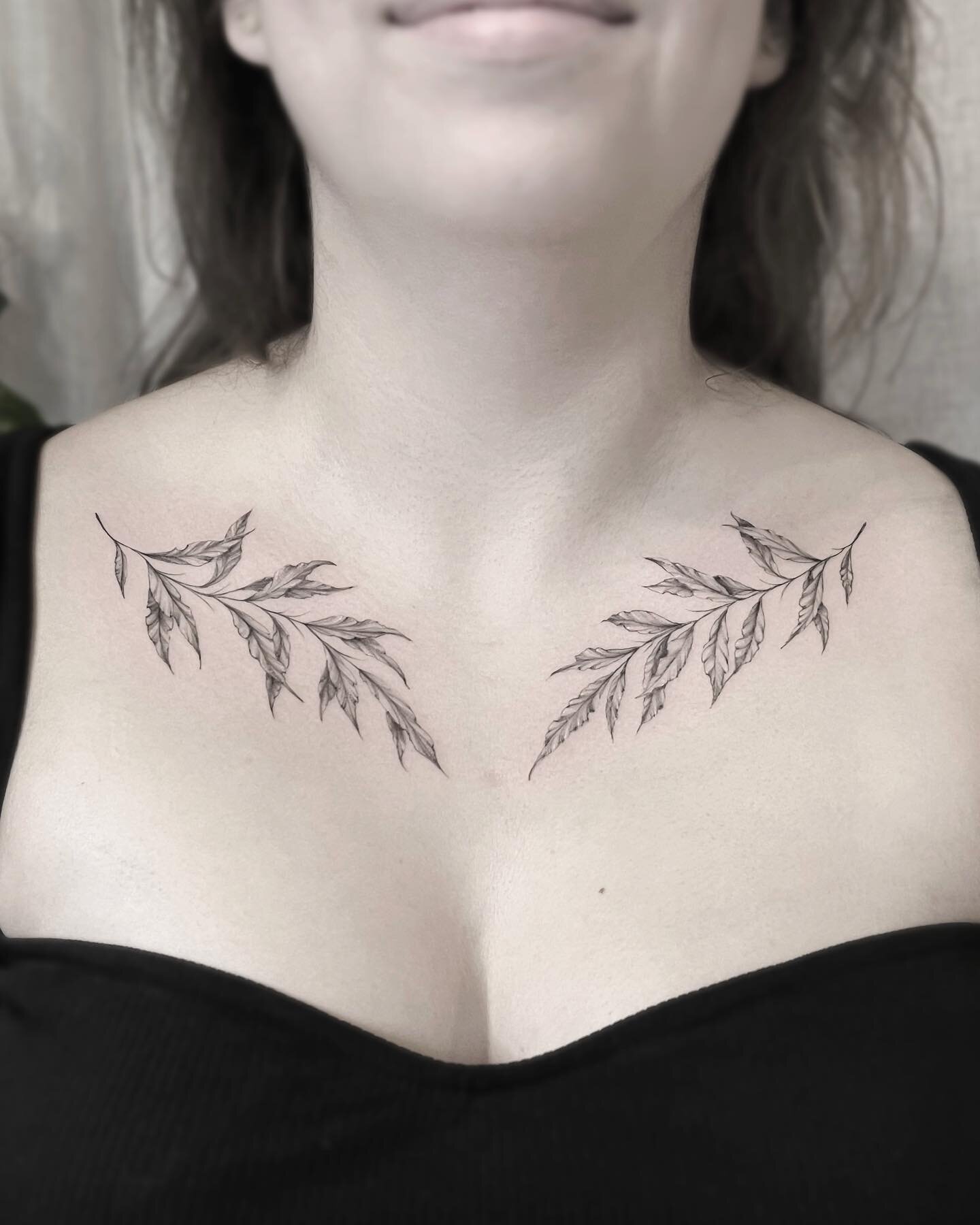.
🌿Asymmetry🌿
.
.
.
#finelinetattoo #vinetattoo #daintytattoo #mntattooers #minneapolistattooartist #finelinevine #chesttattoo #freehandtattoo
