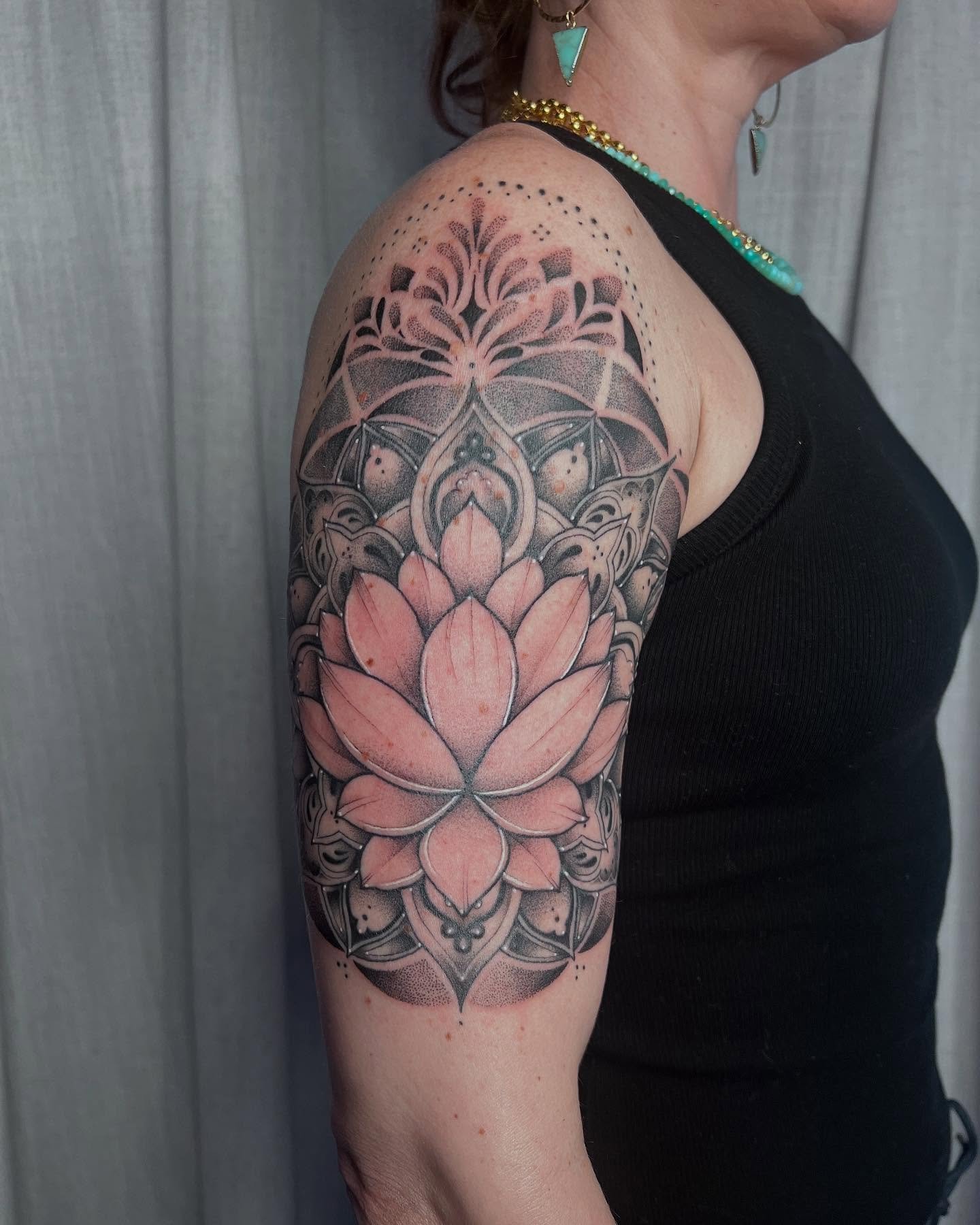 Finished this ornamental lotus half sleeve 🪷❤️ Thus was a super fun project! Excited to expand on it!

-
Top and bottom framing, lotus, and white highlights are fresh ✨ 

Everything else is healed 🥰
-

Books open for June and July📖
-

#mntattooers