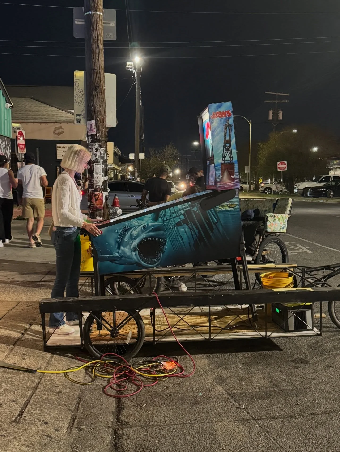 🦈 JAWS made an appearance as a sidewalk game last week for pinball league - we celebrated a birthday - and Alia walked away with some victory spoils 👾 

💪🏼 NOLA&rsquo;s best pinball league meets every Tuesday at 7pm  @emporiumneworleans - $1 to p