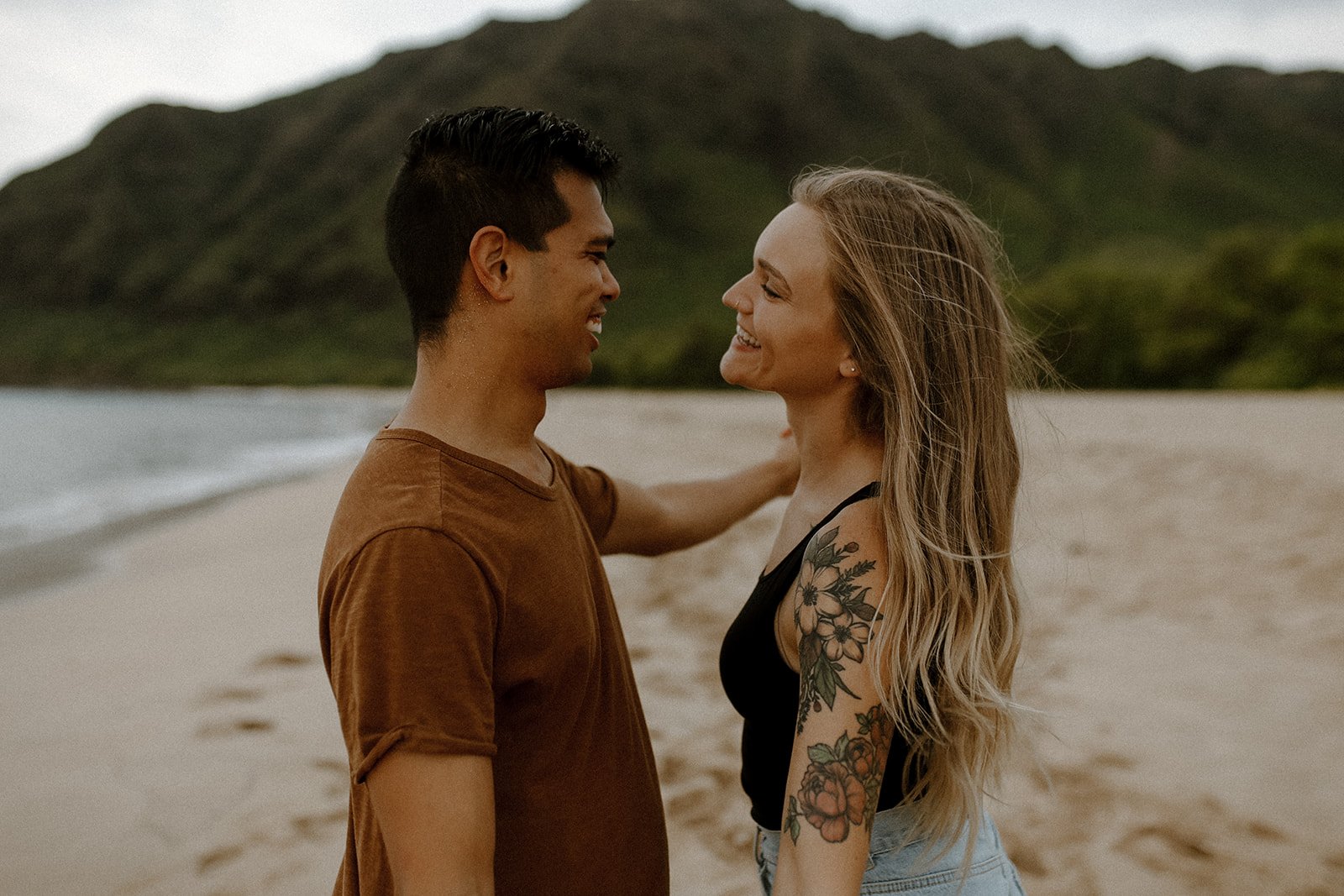 Hayley and Christian's couples session at Makua Beach in Oahu, Hawaii