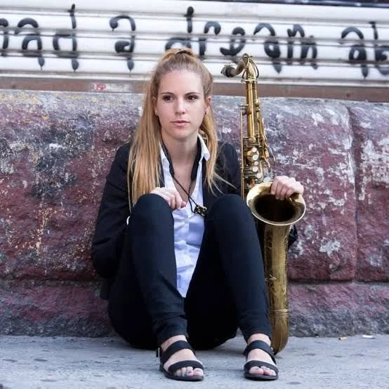 FRI 8 & 9:30 - Julieta Eugenio