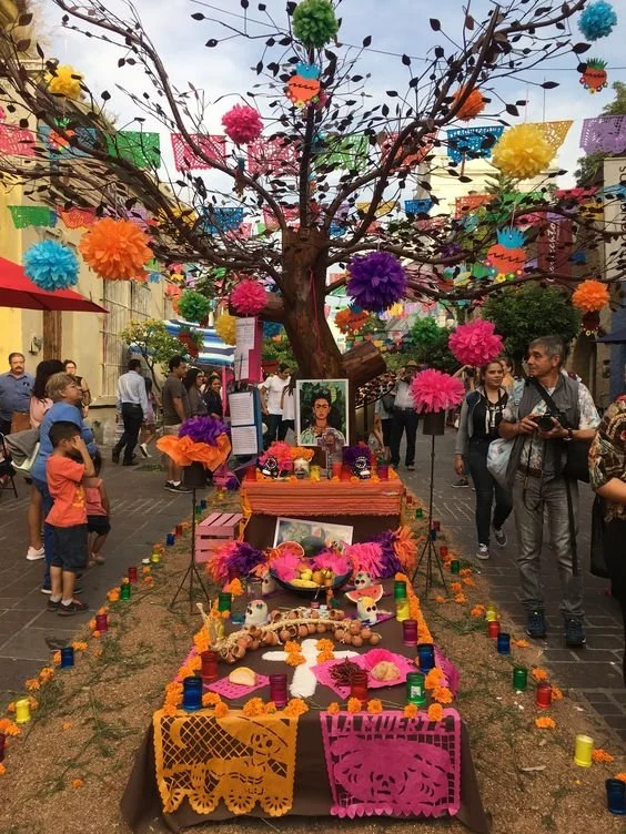 Outdoor ofrenda for Frida Kahlo