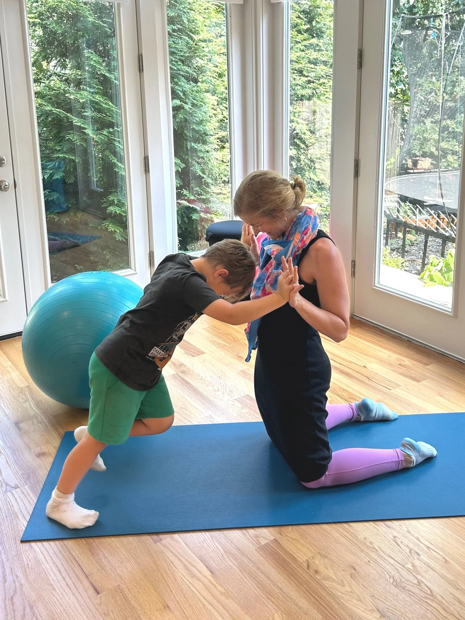 Caroline Gebhardt, LPC, RSME/T, somatic therapy Atlanta, Intuitive Eating, Polyvagal Theory, Nervous System Regulation, Non-diet, Movement Therapy, Eating Disorder Therapy Atlanta