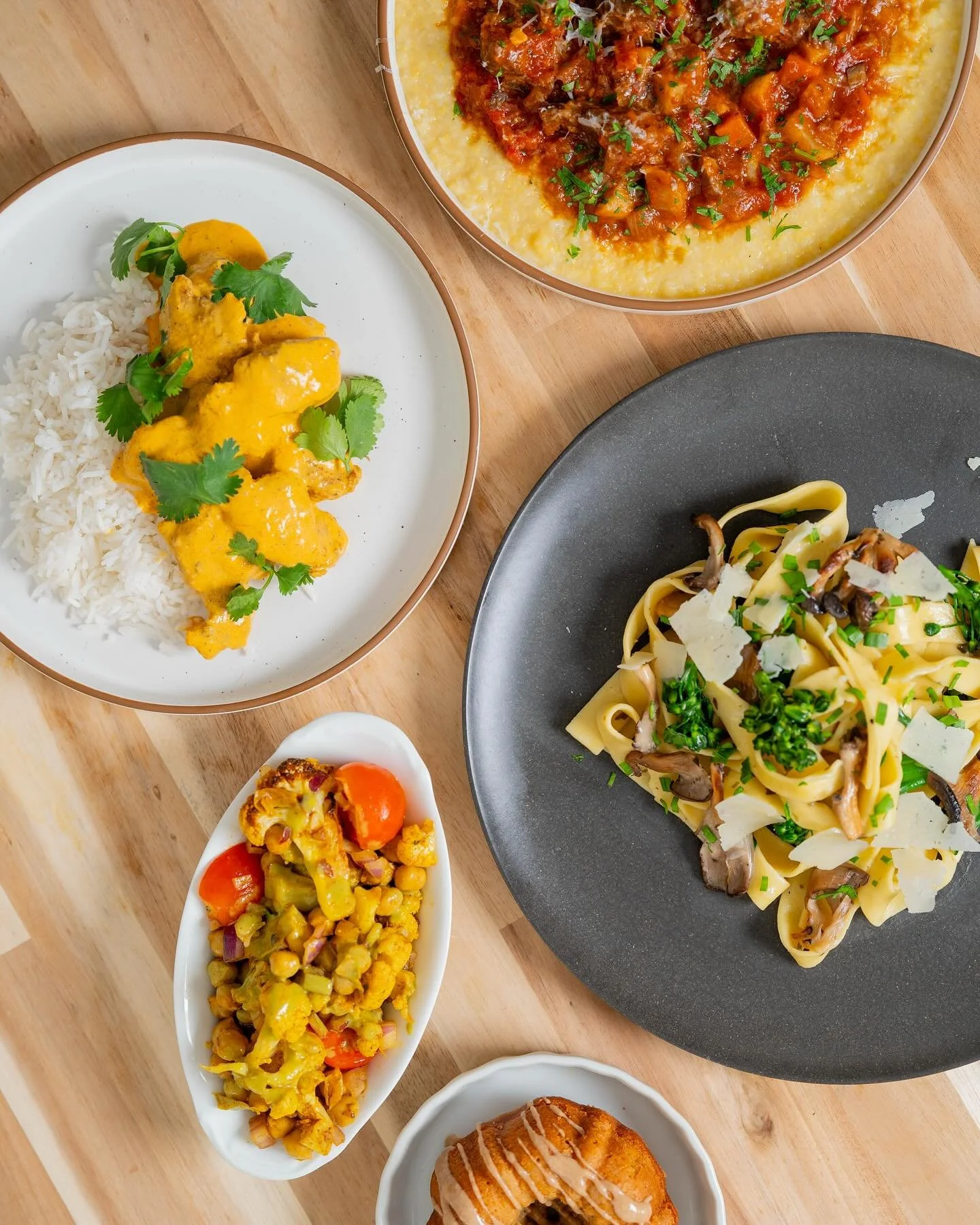 Exhausted from daylight savings? Let us put dinner on your plate &mdash; easy, chef-curated, delicious. Hit the link in our bio to order next week&rsquo;s feast!