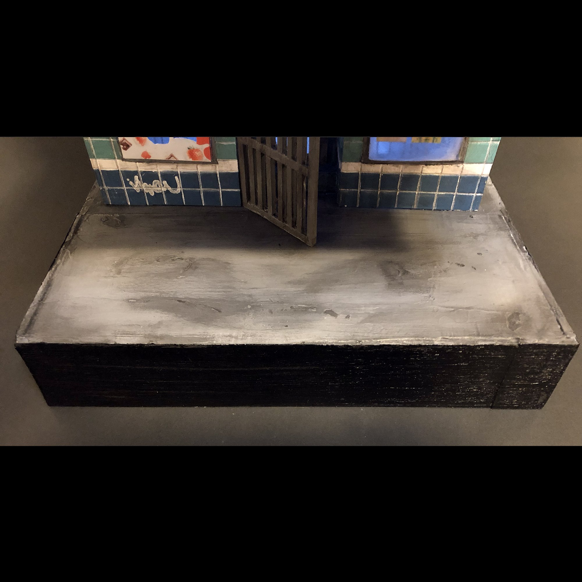 Elliots Road Corner Shop – Footpath View