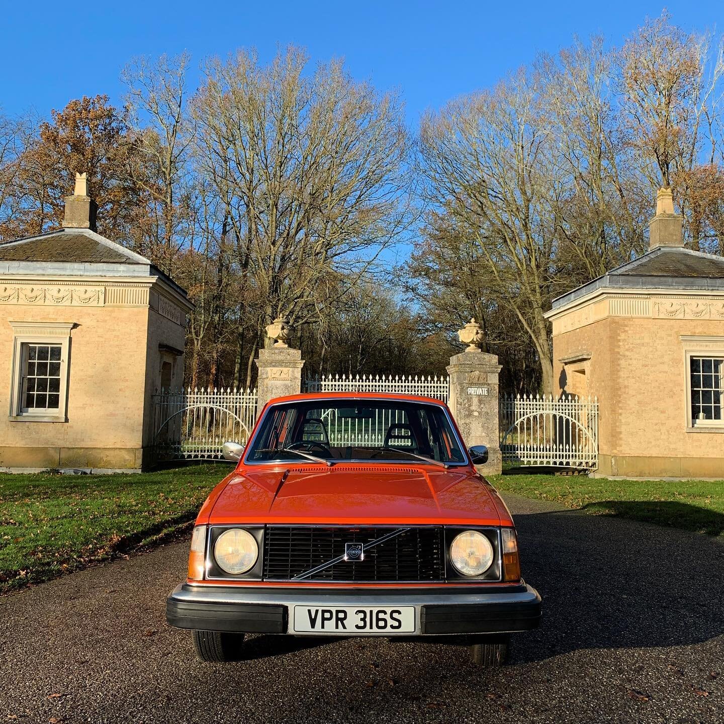 Karen, looking like a mean, lean, fighting machine. 

#alliwantforchristmasisyou #classiccars #volvo #volvoestate #carandvintage #classiccar #statelyhome #property #propertymanagement #suffolk #suffolkcounty #suffolkspots