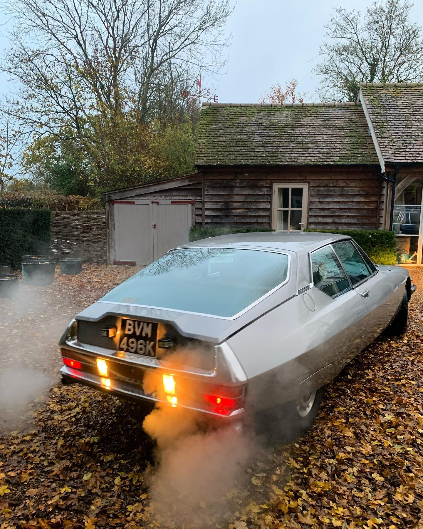 Back to the future. This 1971 Citroen SM was a design masterpiece. After acquiring Maserati in 1968 they built this Bridget Bardot motoring machine. One of these beasts now finds it self on the exclusive A12 on its way to the coast and relaxation. 

